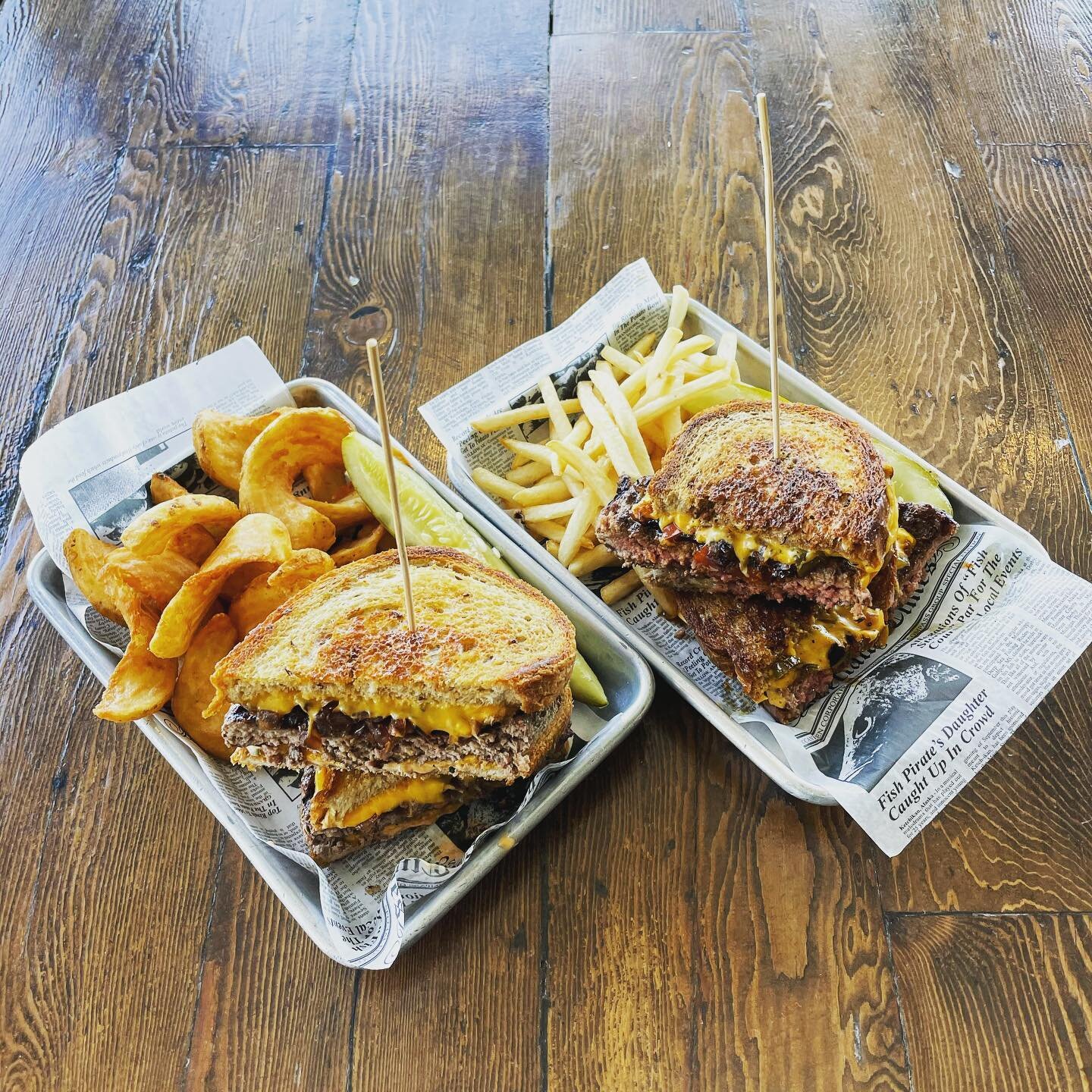 Two new menu items as part of our seasonal changes! First up, two kinds of patty melts! A traditional and a spicy hot version! Also, as part of our new fries rollout, the steakhouse fries, with house made blue cheese and steak sauce! Come check them out this weekend! Cheers! #tapthat #youfrontin?