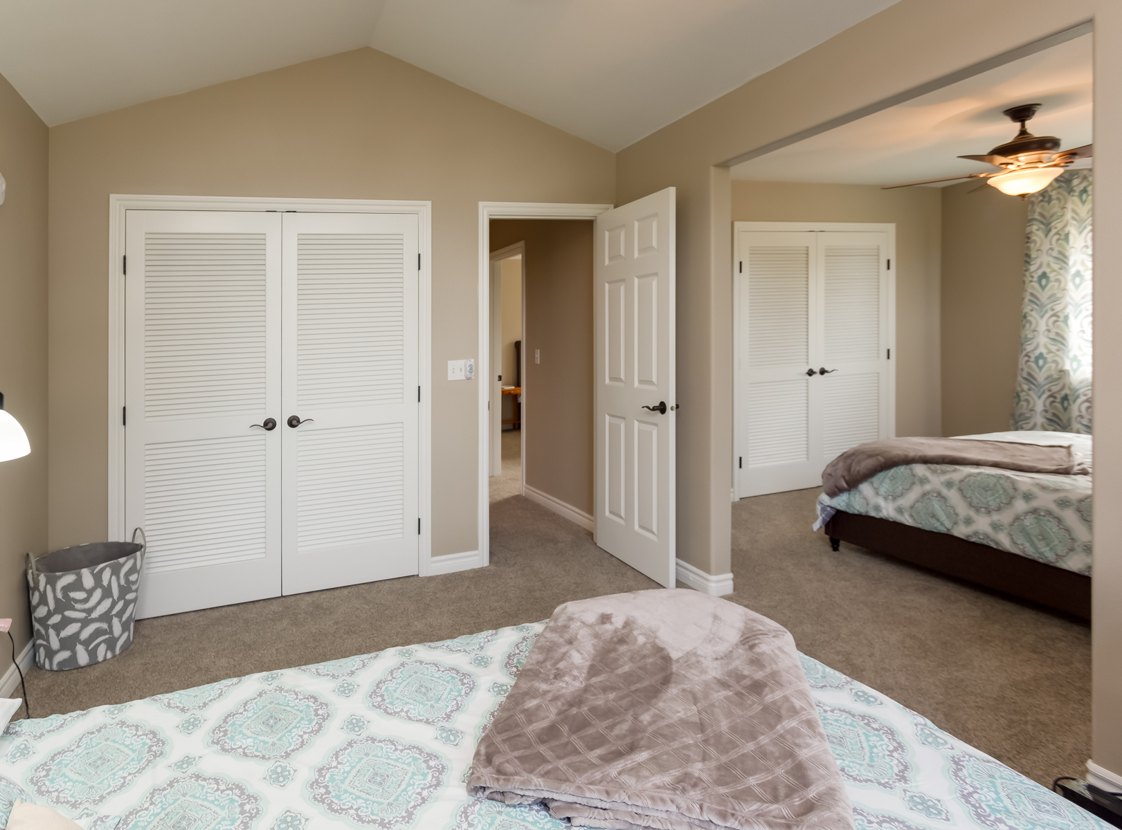 026 - 3374 Robertson Rd.jpg