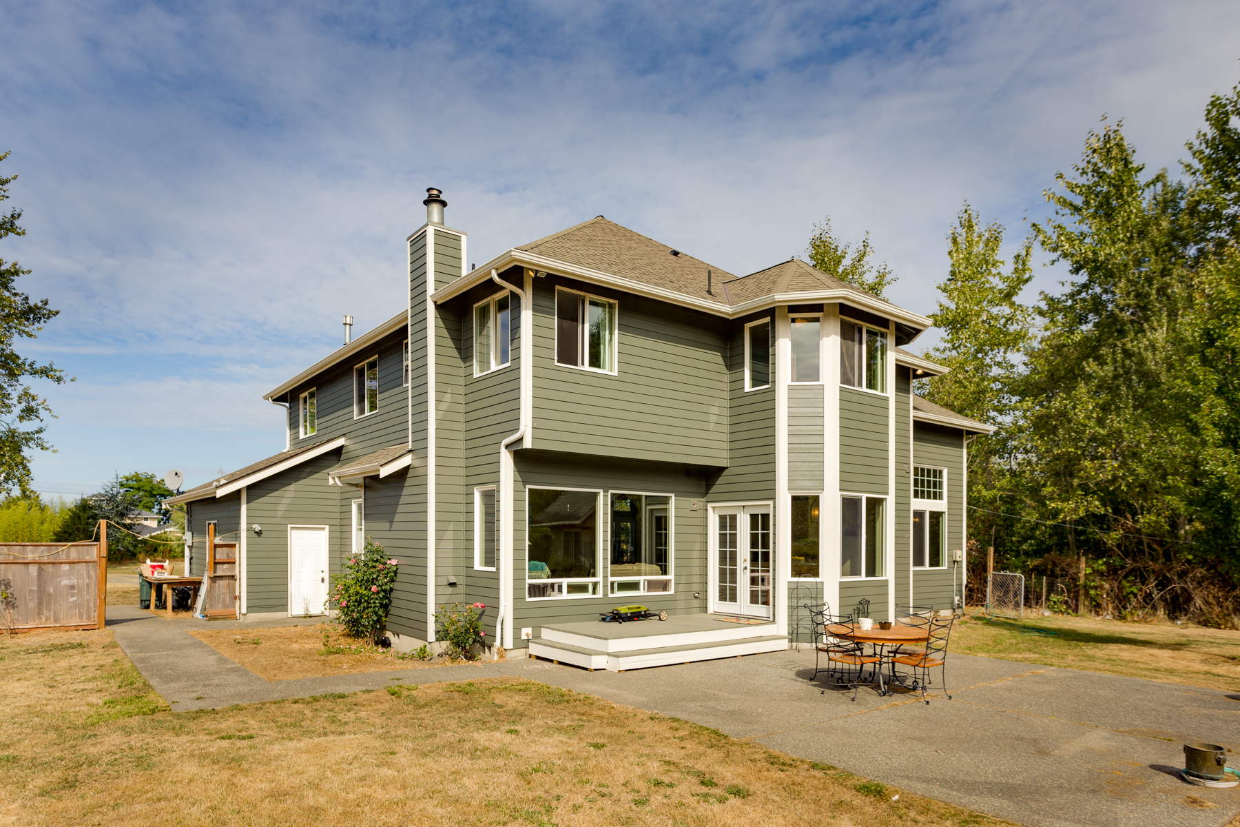 030 - 3374 Robertson Rd.jpg