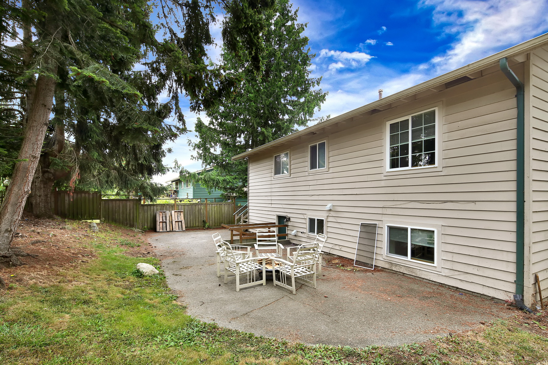 026_2724_W_Crestline.jpg