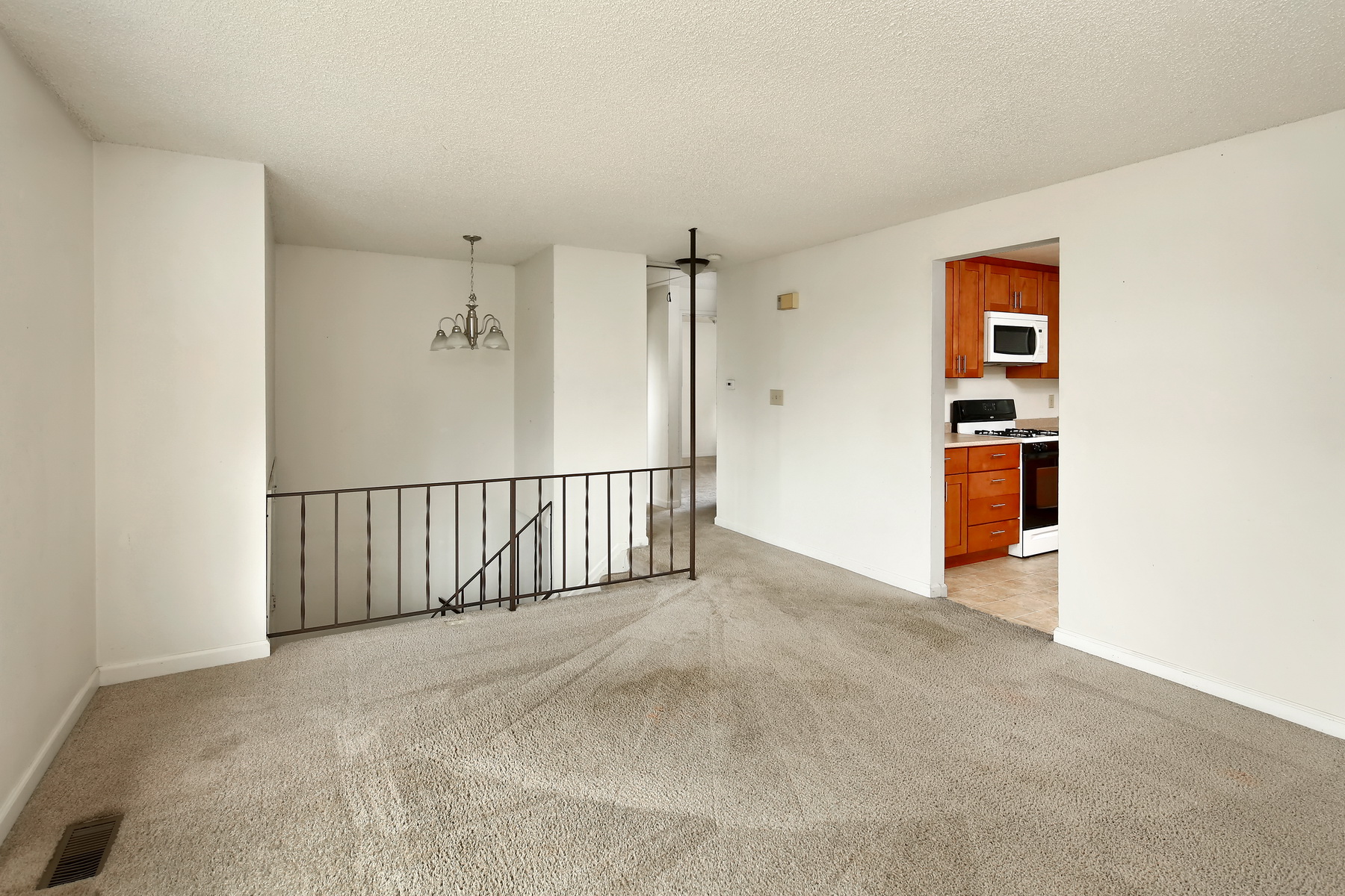 029_2724_W_Crestline.jpg