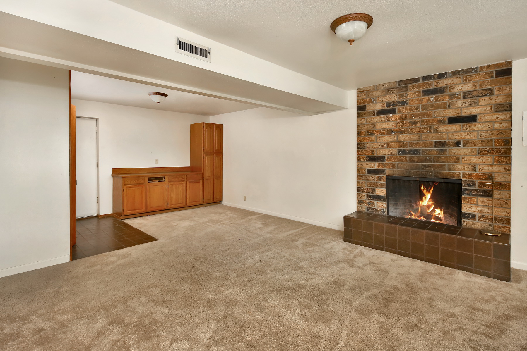 040_2724_W_Crestline.jpg