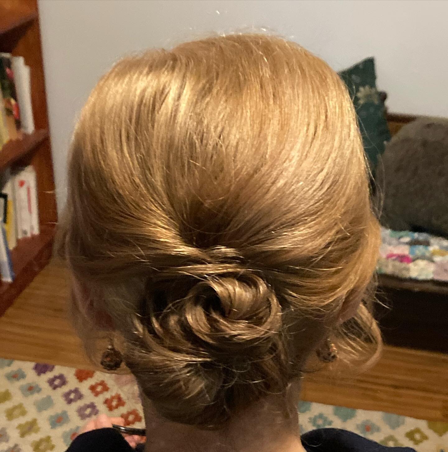 Soft mother of the bride twisted upstyle - using @ghdhair_anz curly ever after and classic curl tong. 
.
.
.
.

 #melbournebride #engaged #naturalmakeup #bridalhairandmakeupartist #realbrides #melbournehmua #weddinghairstylist #bohohairstyle
#halfuph