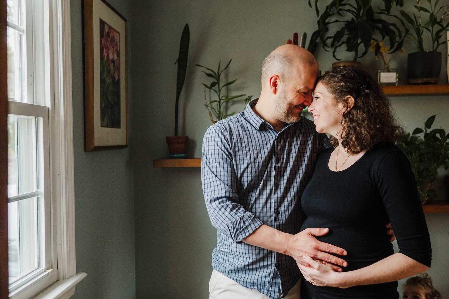 Every house should have a cute little plant corner like this. 

#perrivanderclockphoto #bostonphotographer #bostonfamilyphotographer #familyphotographer #smalpresets #unblemishedpresets #soulmatepresets #bostonmaternityphotographer #maternityphotogra