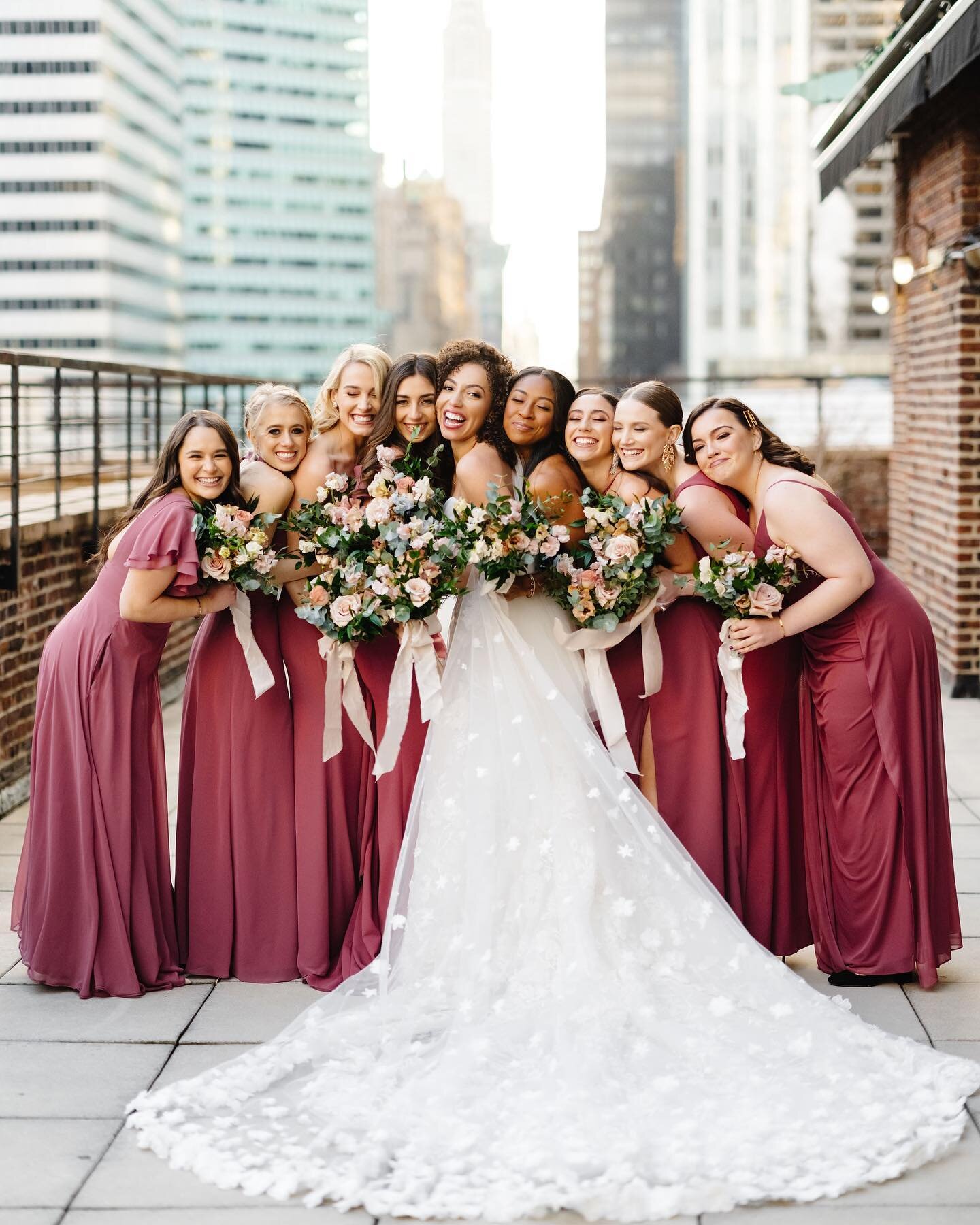 🌷🌷
#flowers #flower #flowerstagram #floristofinstagram #nycwedding #njwedding #bride #bouquet #bridalbouquet #bridesmaiddress #bridesmaids #nycflorist #oneflowerbyl #followforfollowback #theknot #weddingwire #웨딩 #꽃스타그램