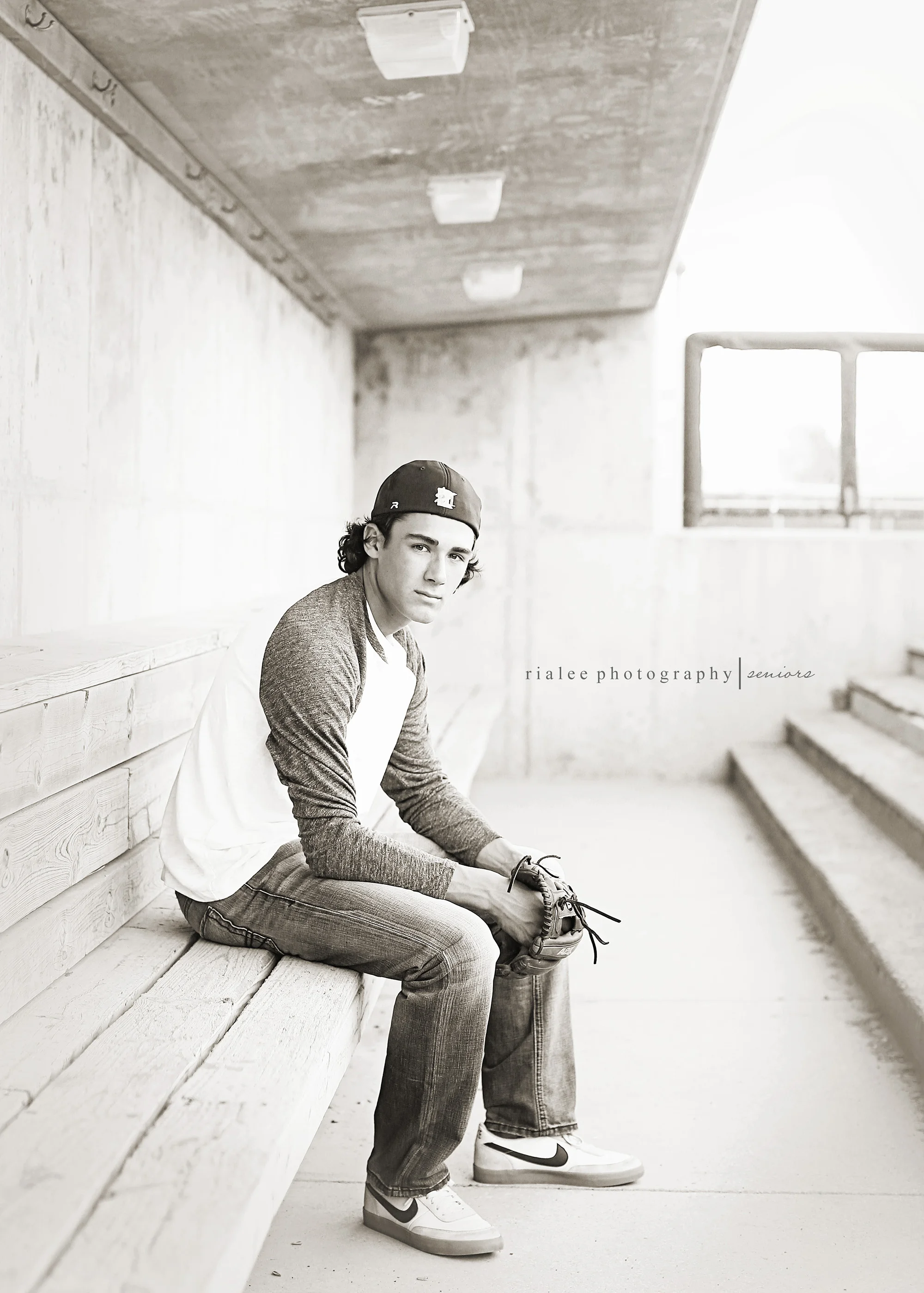 seniorphotographyfargond.jpg