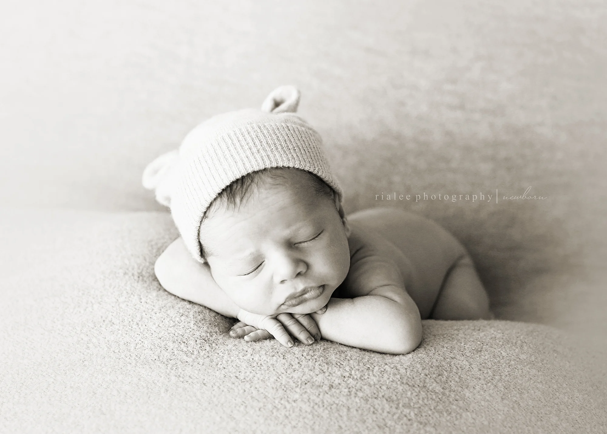 bestnewbornphotographersfargo.jpg