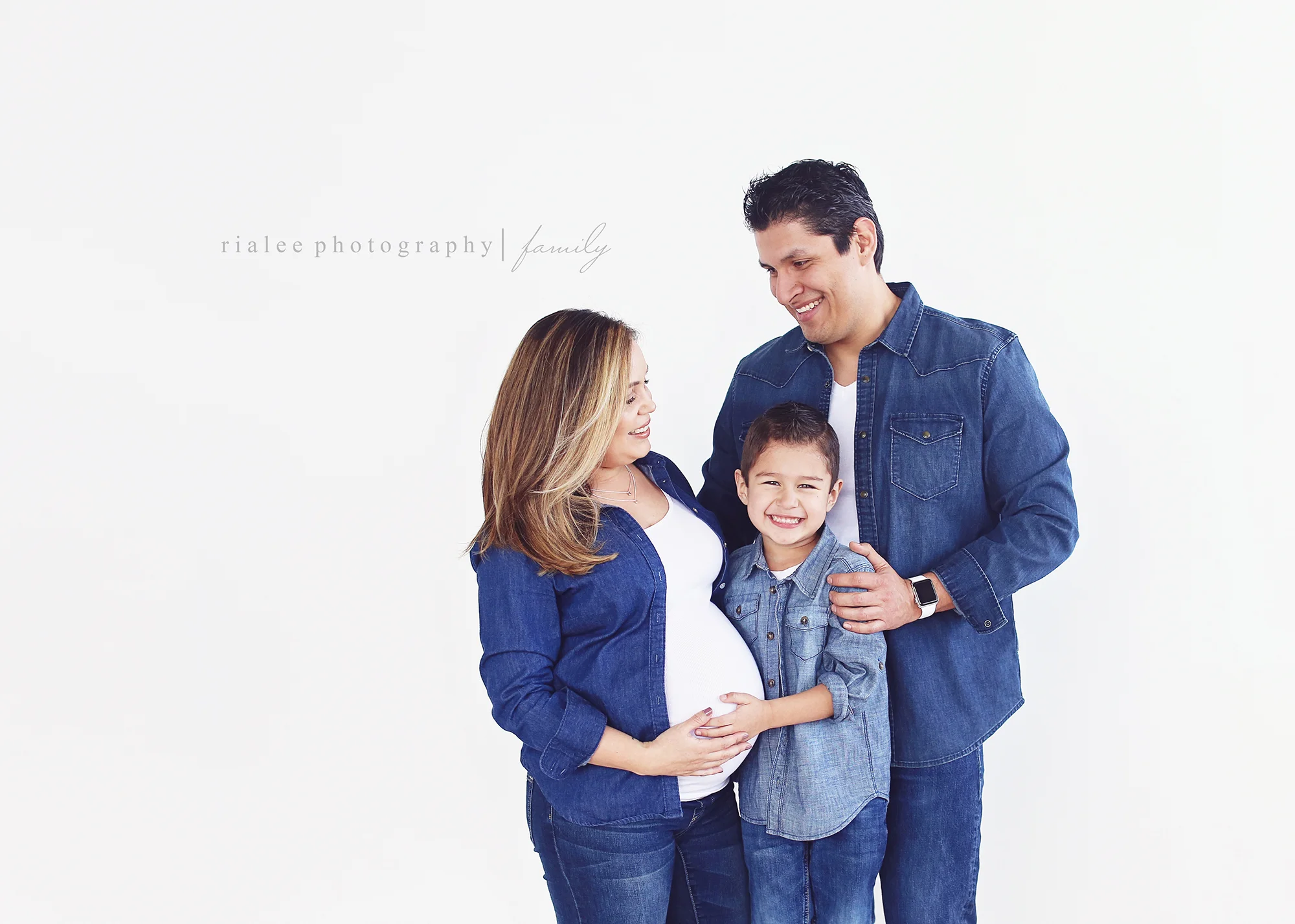 maternityphotographerfargo.jpg