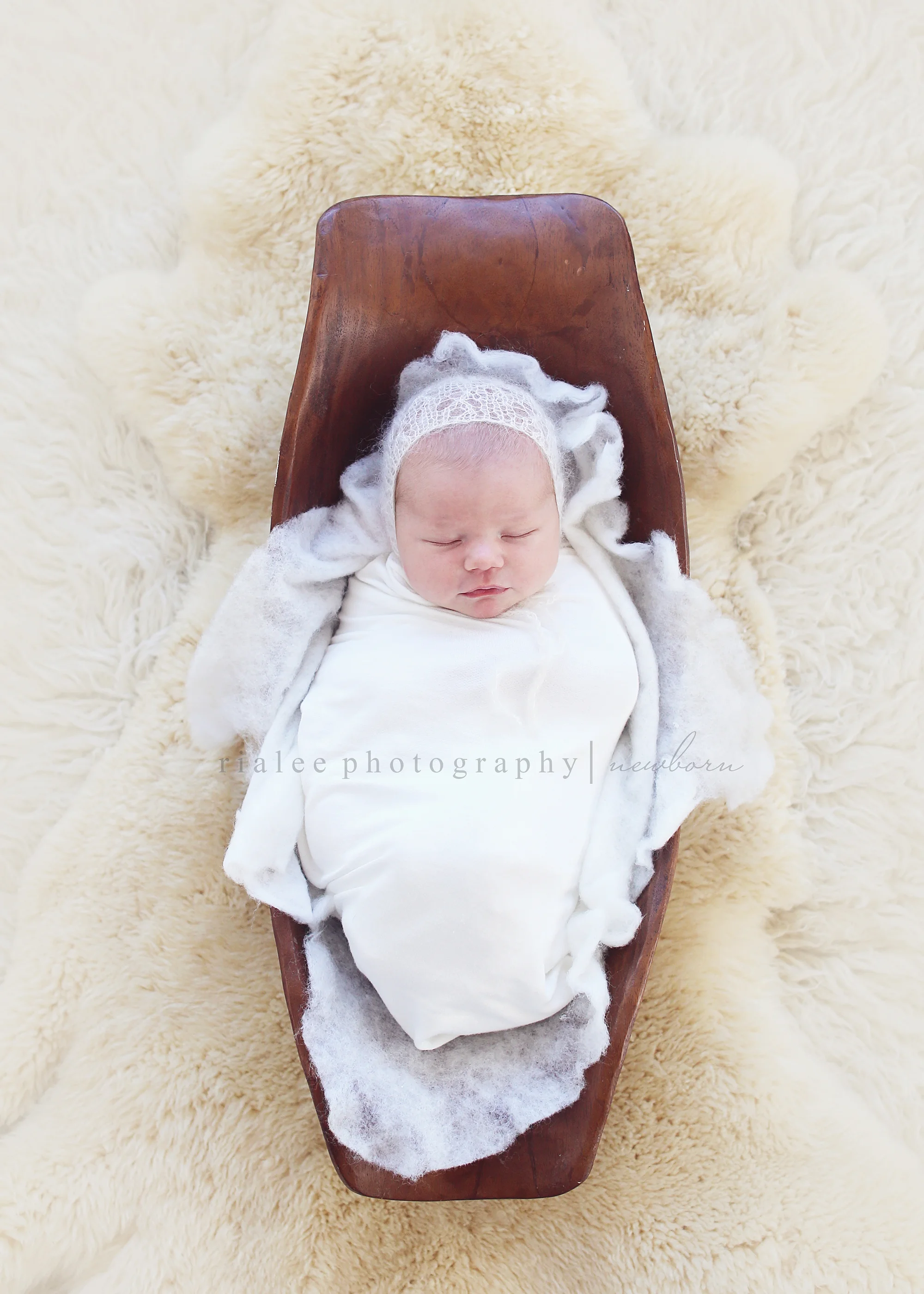 newbornphotographerfargo.jpg