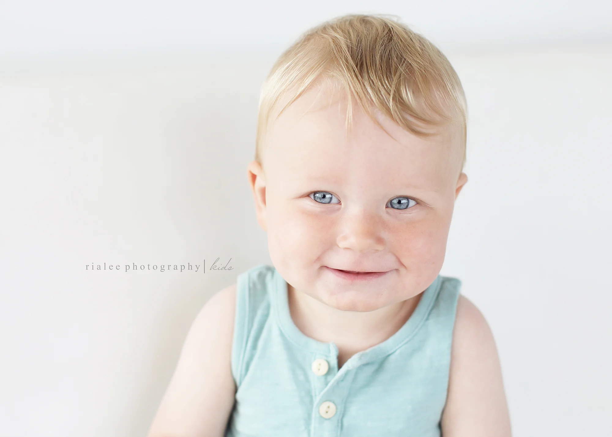 babyphotographerinfargo.jpg