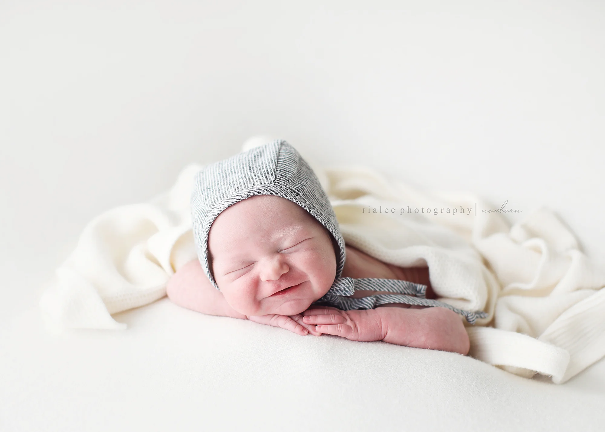 bestnewbornphotographersinfargo.jpg