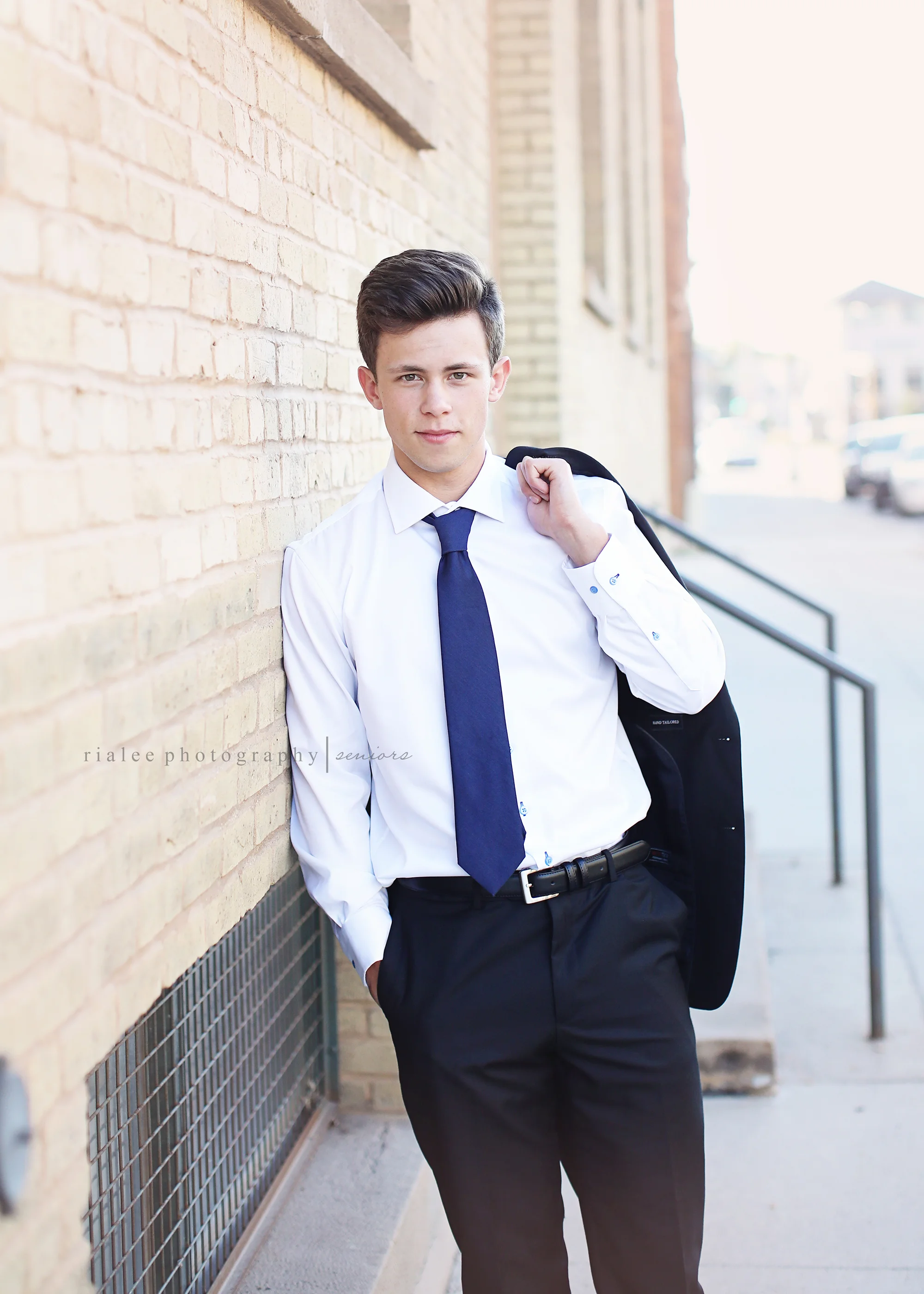 seniorphotographyfargond.jpg