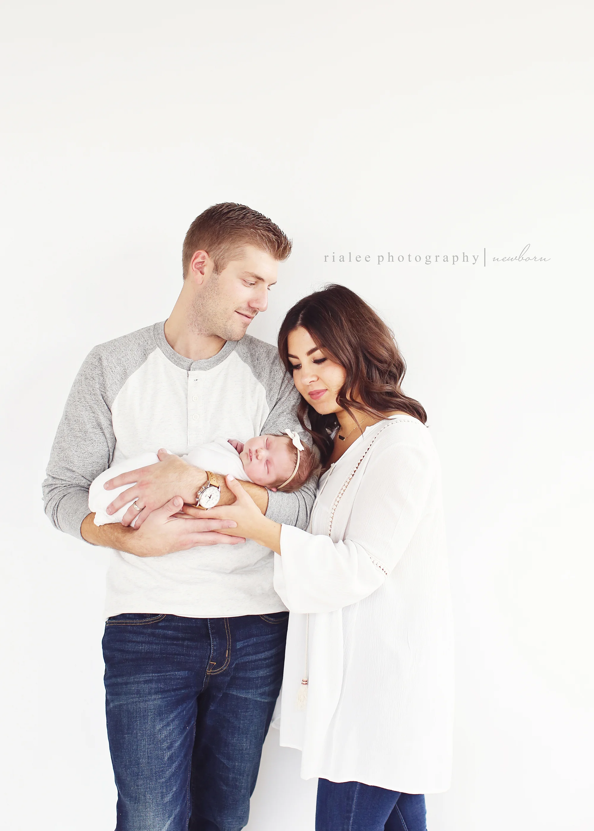 fargondnewbornphotographer.jpg