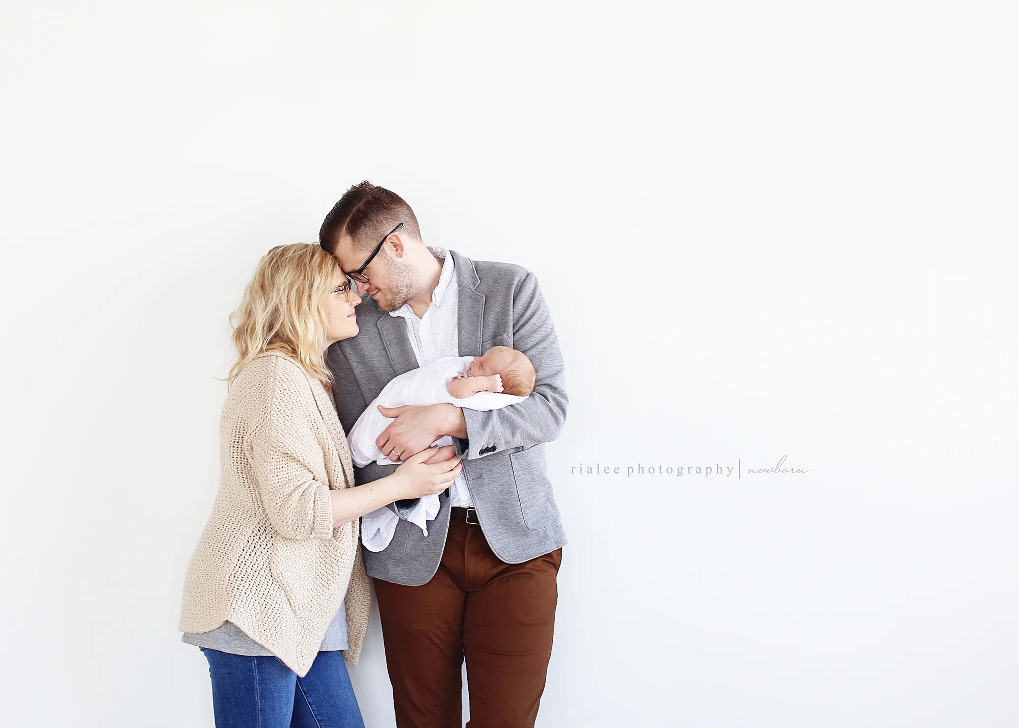 bestnewbornphotographersfargo.jpg