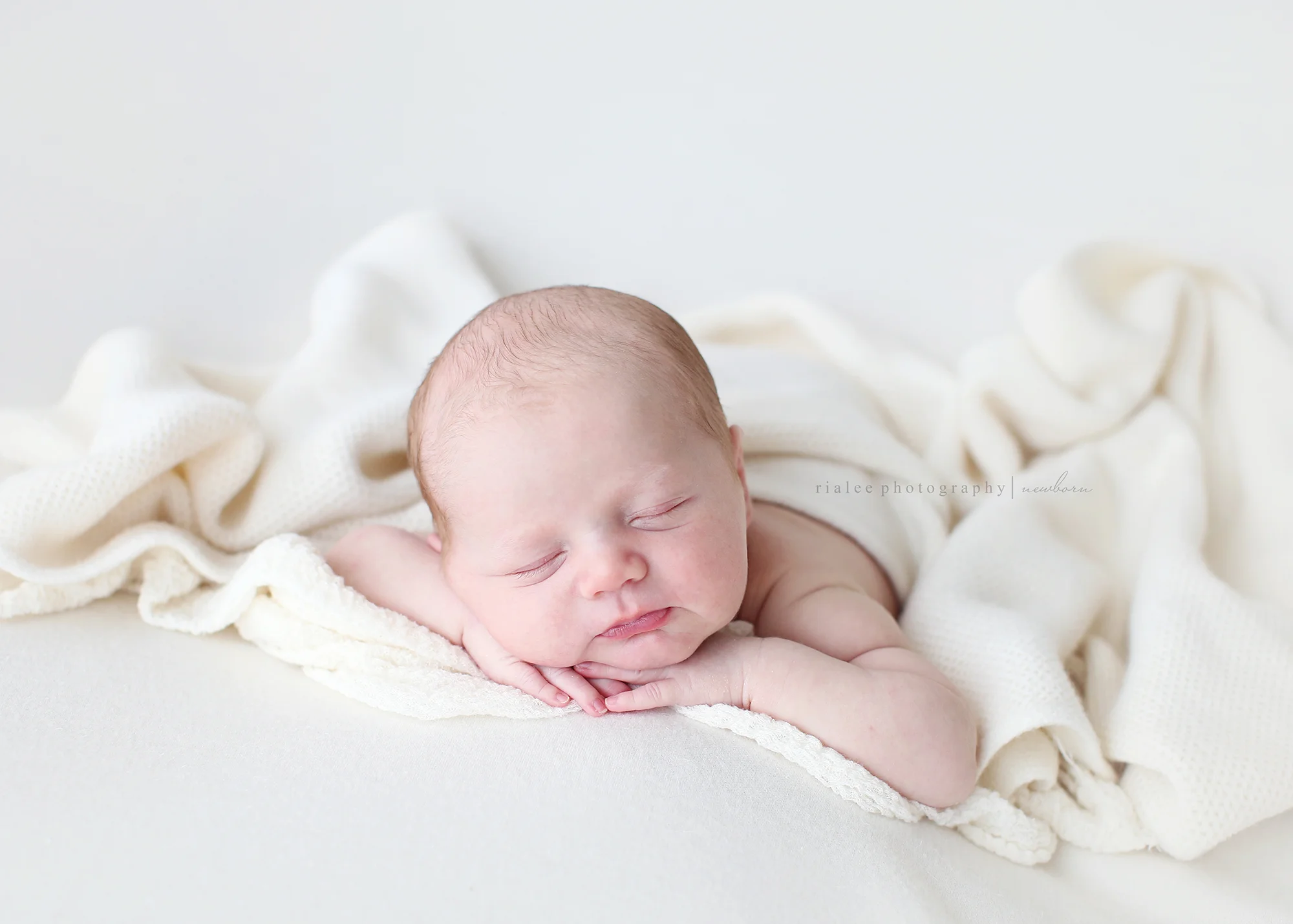 fargonewbornphotographer.jpg