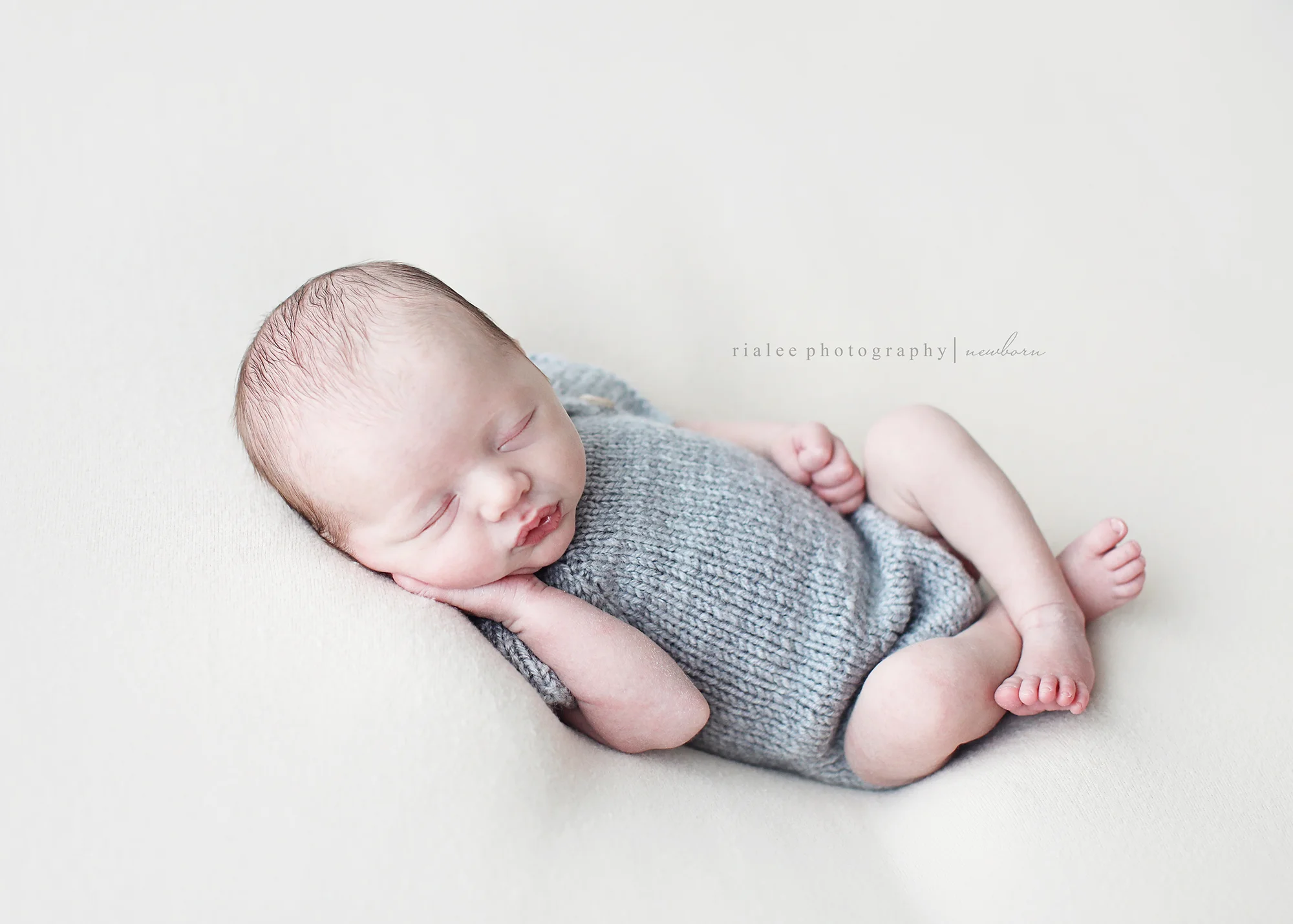 bestnewbornphotographersfargond.jpg
