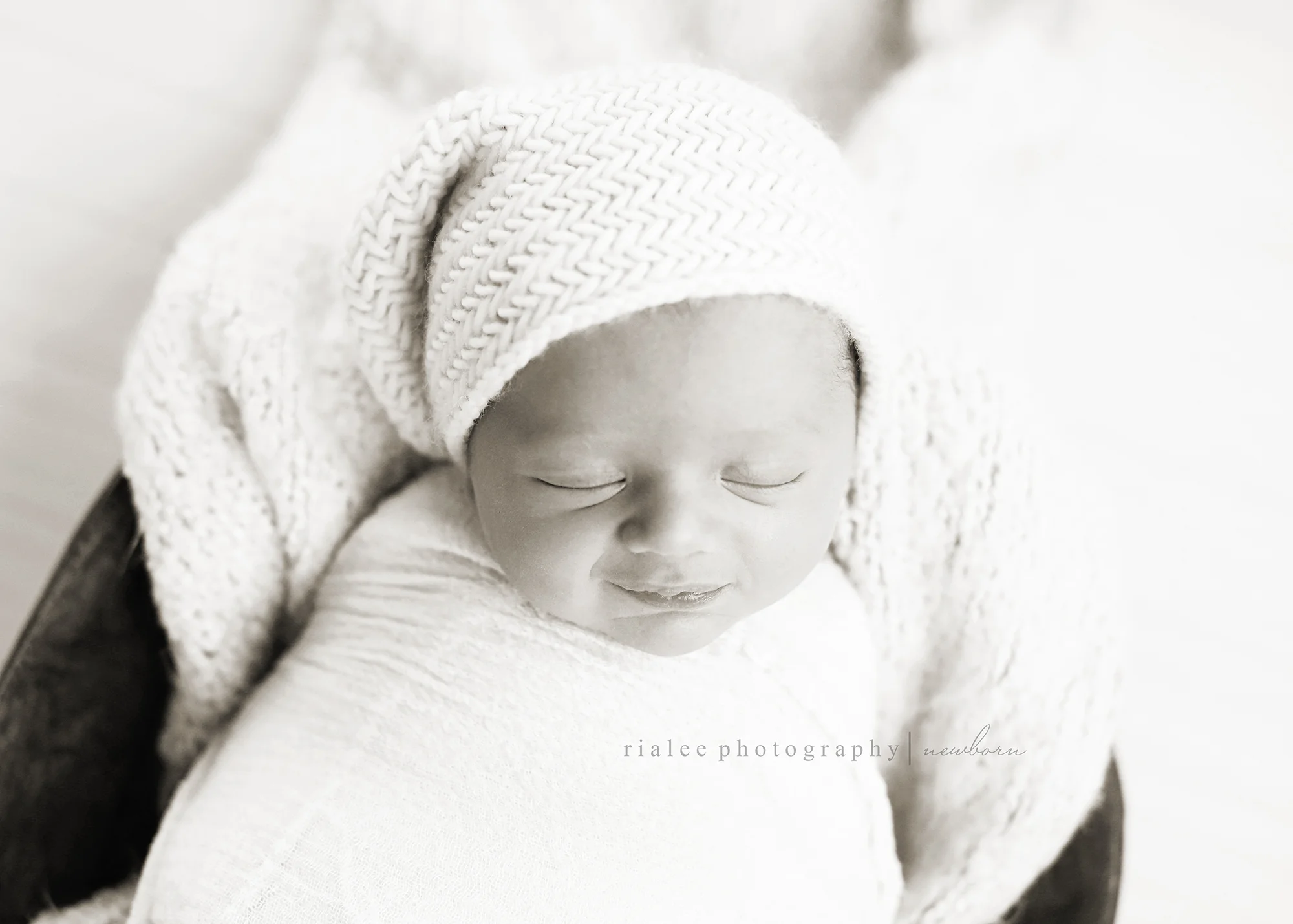 rialeephotographynewborn.jpg