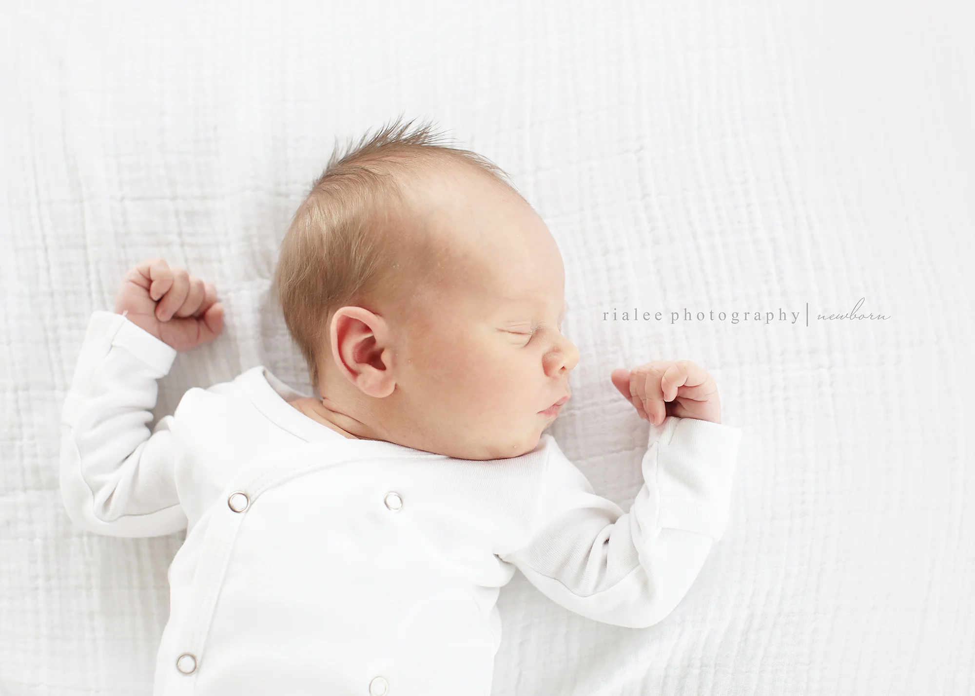 newbornphotographerfargo.jpg