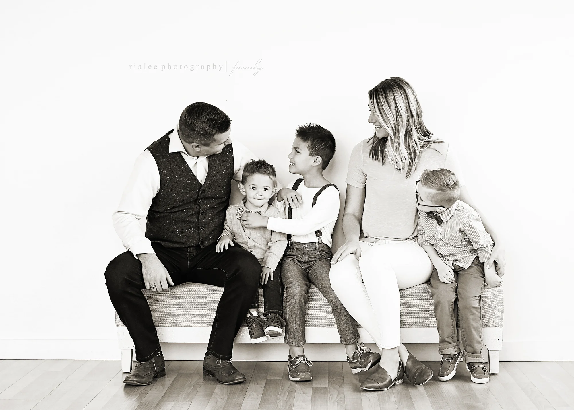 modernfamilyphotosfargo.jpg