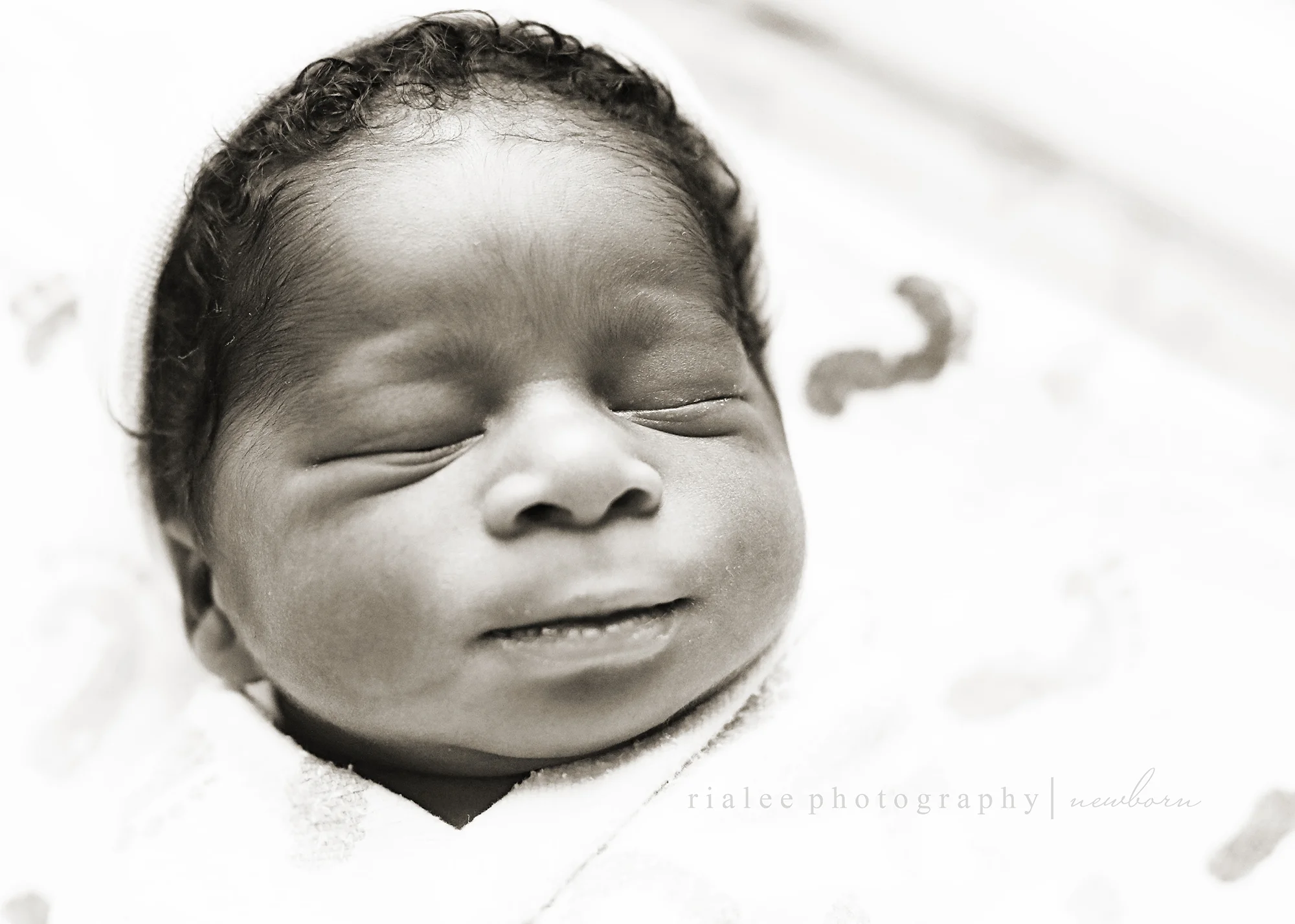 newbornbirthphotographersfargo.jpg