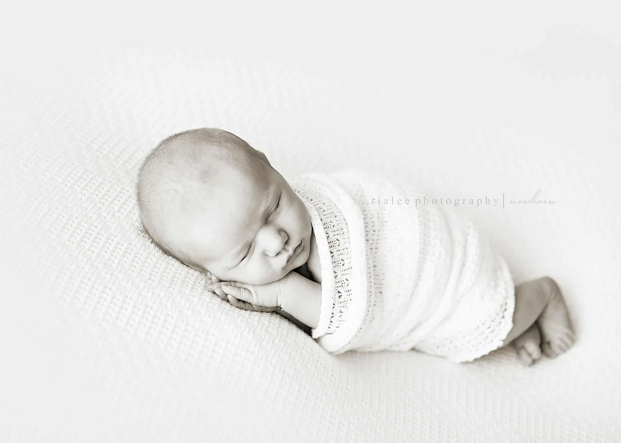 fargonewbornphotographer.jpg