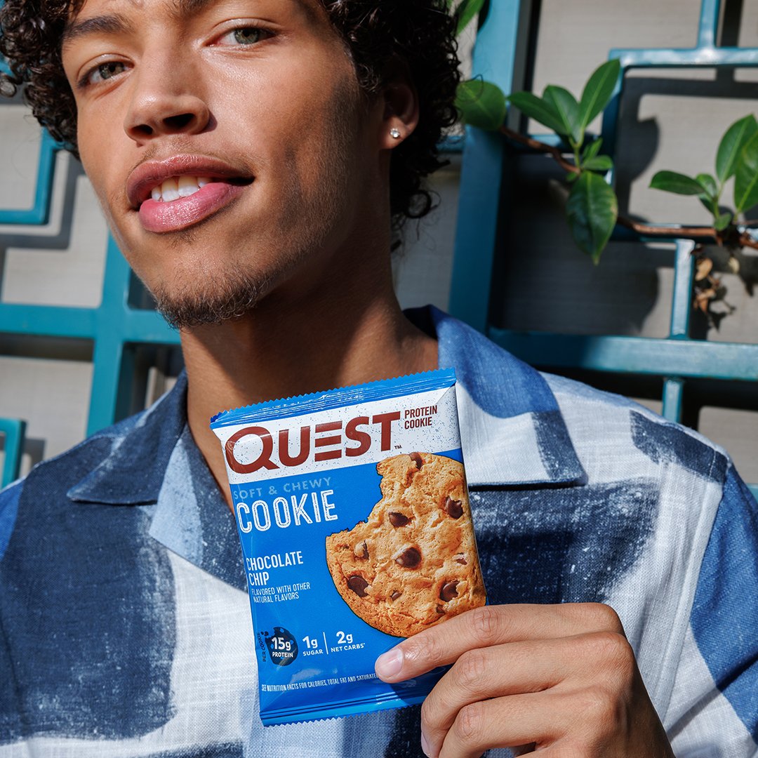 15175_QN_USA_Photo_Lifestyle_CCC_Jaiden Anthony_1080x1080_240910_IF_SimplyGoodFoods_QuestChocolateChipProteinCookie_JaidenAnthony_2752-Enhanced-NR.jpg