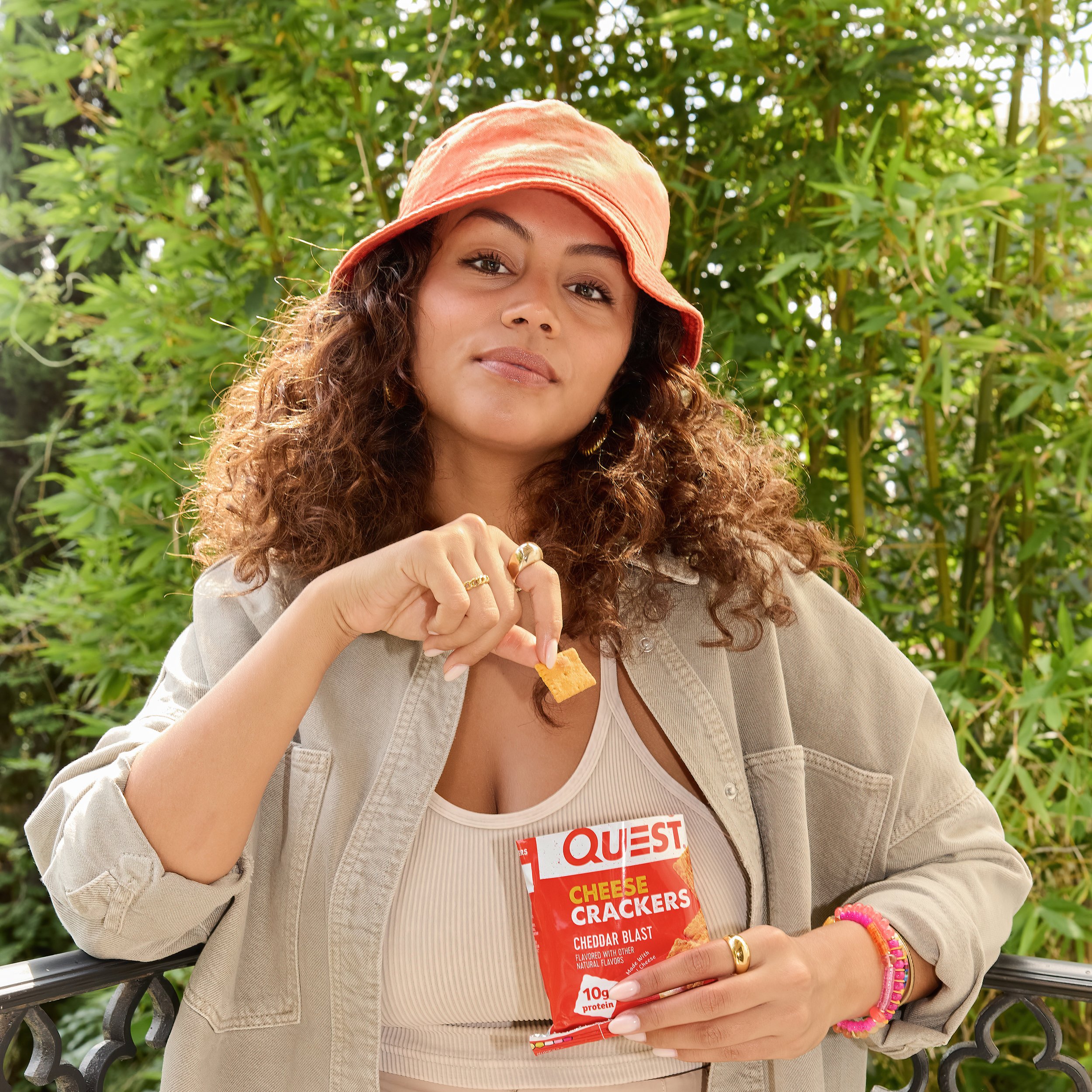 QN_USA_Life Style_Crackers_Chedder Blast_ZOEY_1x1_1274.jpg