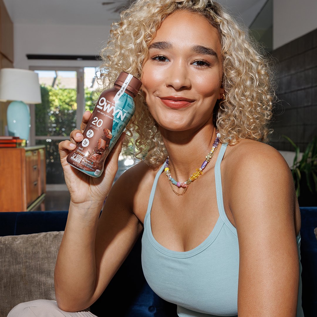 240910_IF_SimplyGoodFoods_OWYN_DarkChocolateProteinShake_AshleyWilliams_3948-Enhanced-NR.jpg