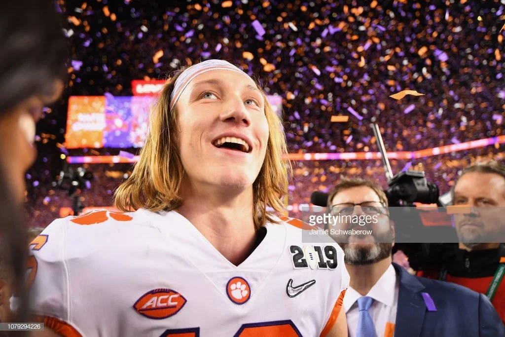 NCAAF - Trevor Lawrence (Photo by James Schwabero/Getty Images)