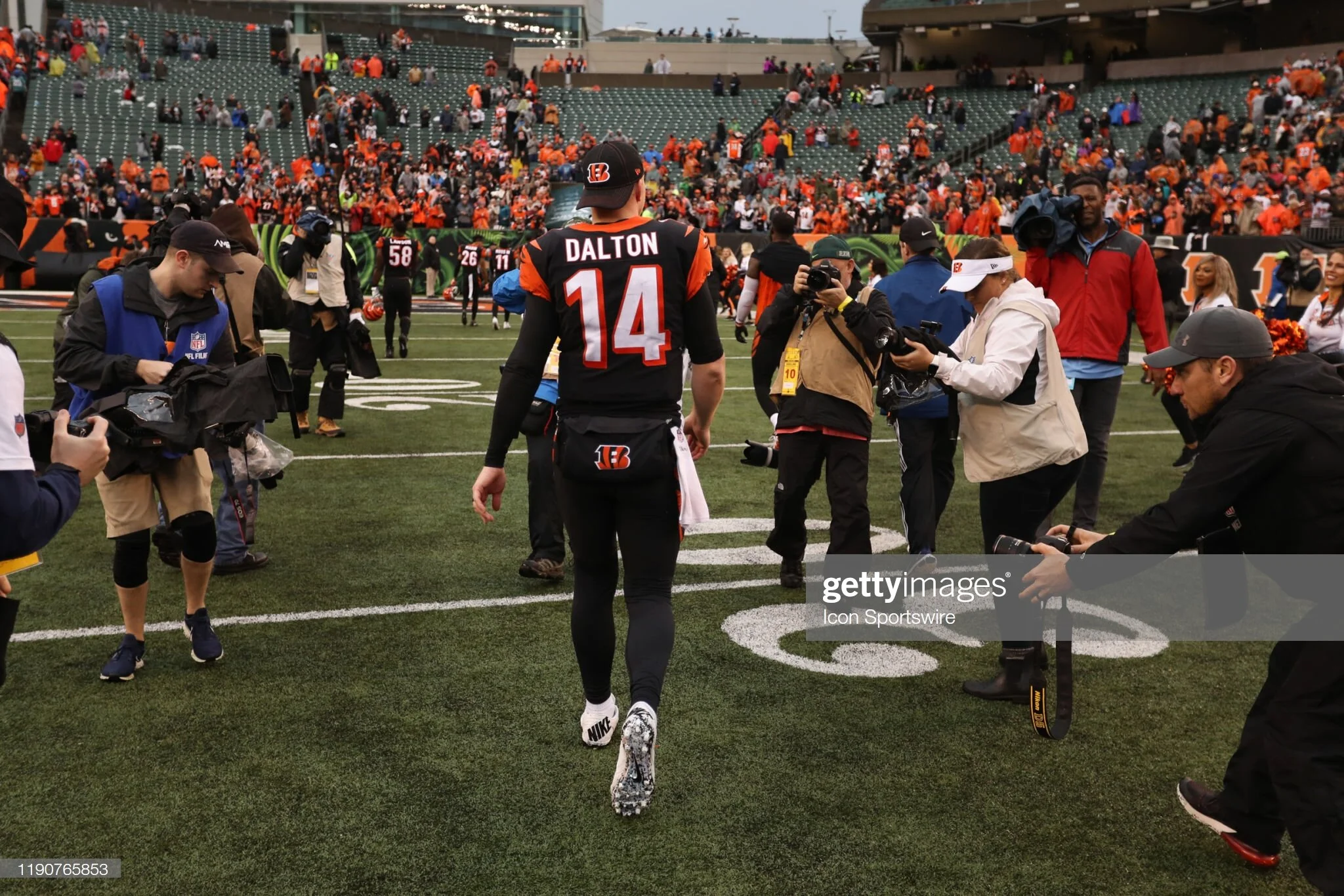 Inside The Hashes Football Q &amp; A with Kris Thomas