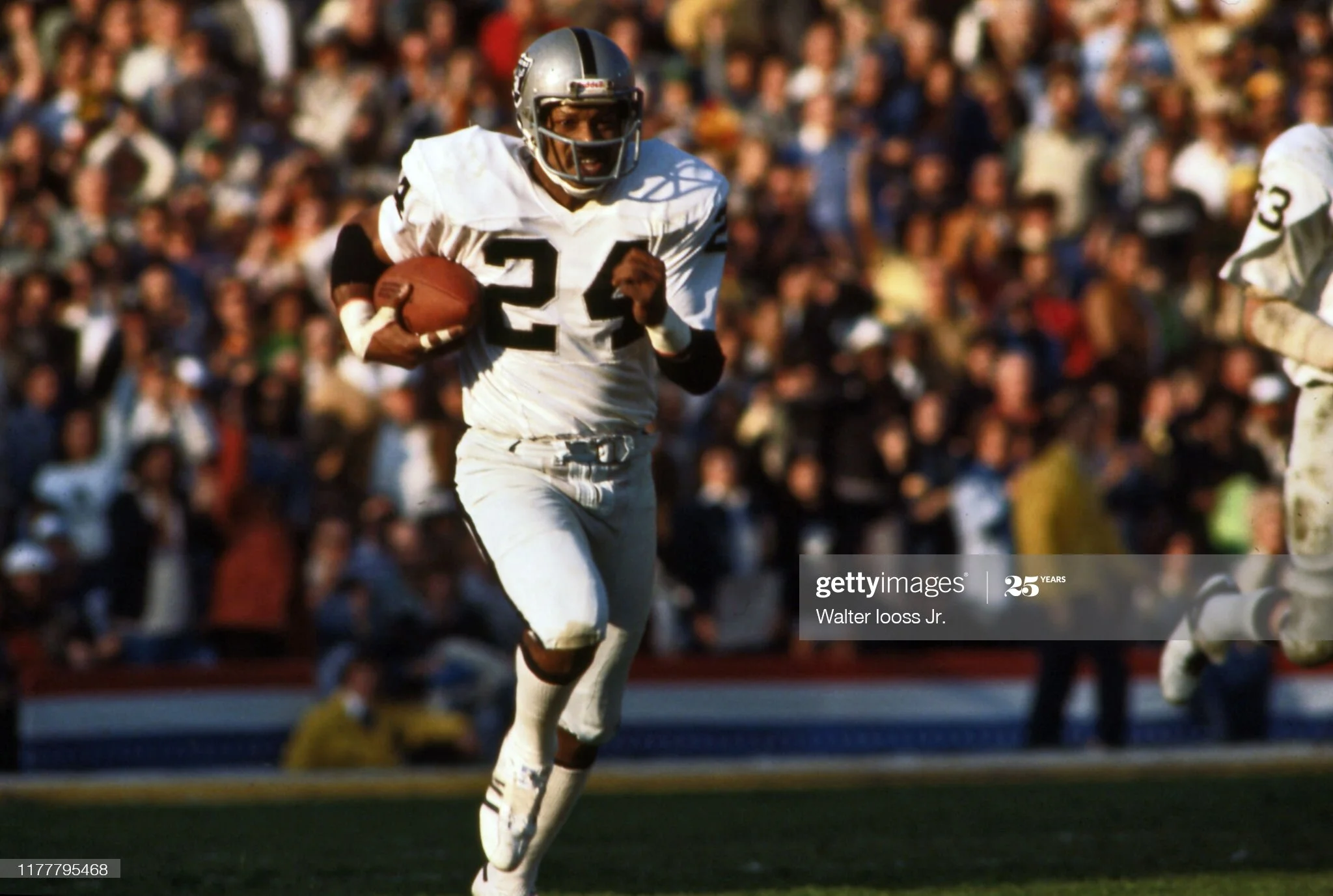 Trade History Several Hall Of Famers Among Raiders Acquisitions Inside The Hashes