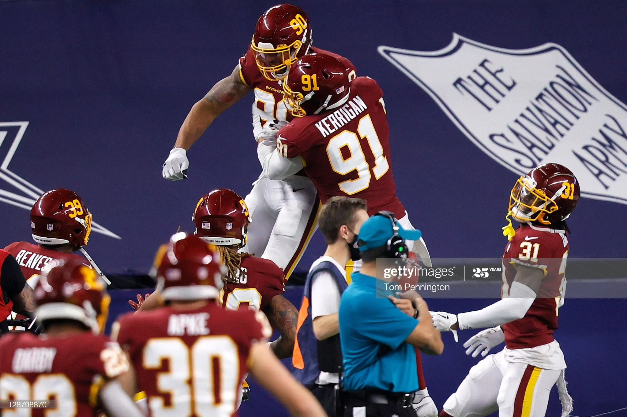 The Football Team is in First Place! WFT rolls to victory over Dallas on Thanksgiving