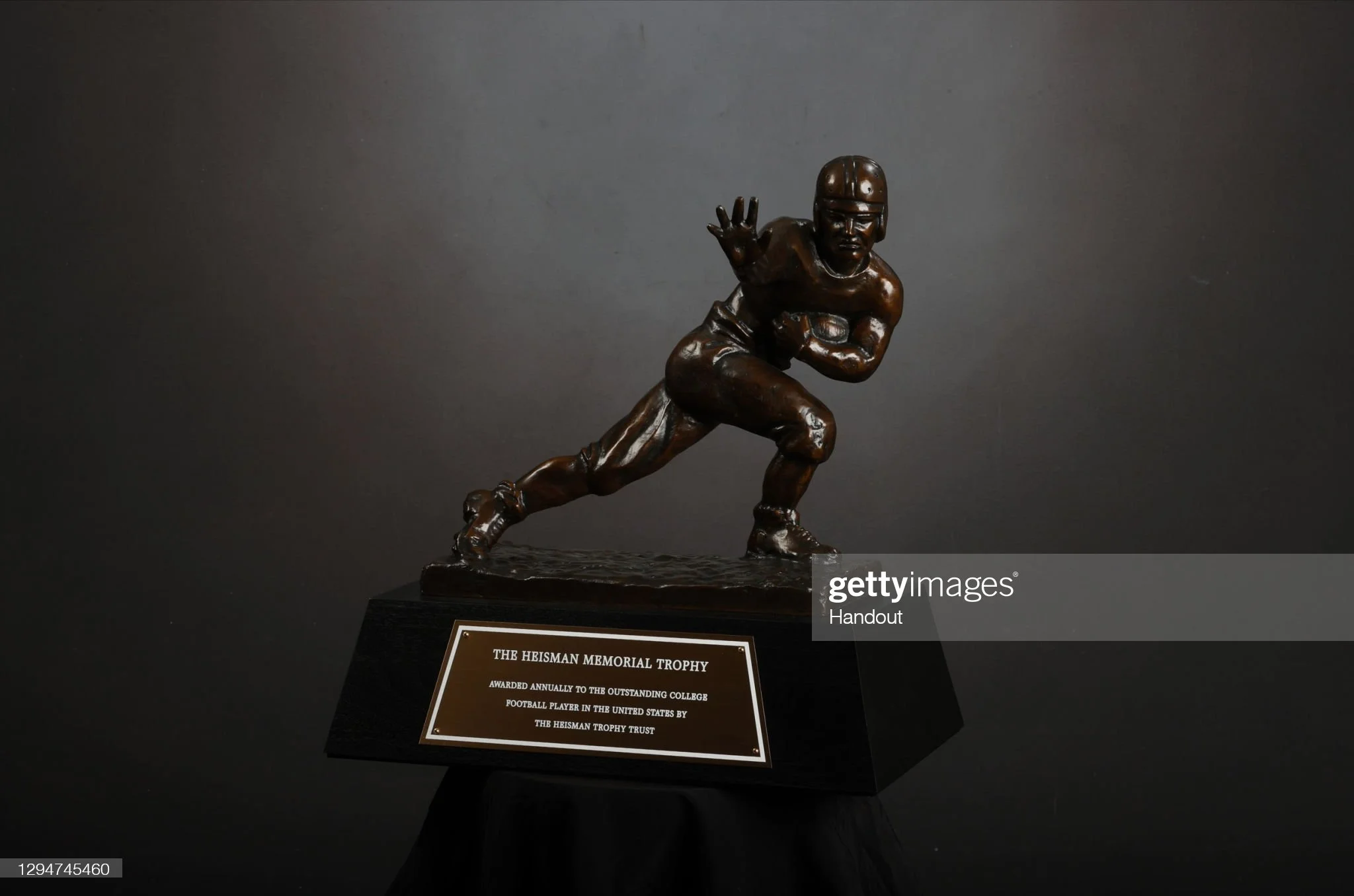 NCAA: Diving Into the 2021-22 Heisman Finalists