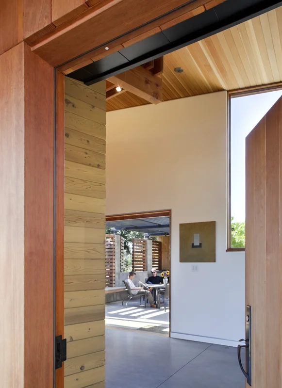 11.8 SS_RB_INT_12_entryway.jpg