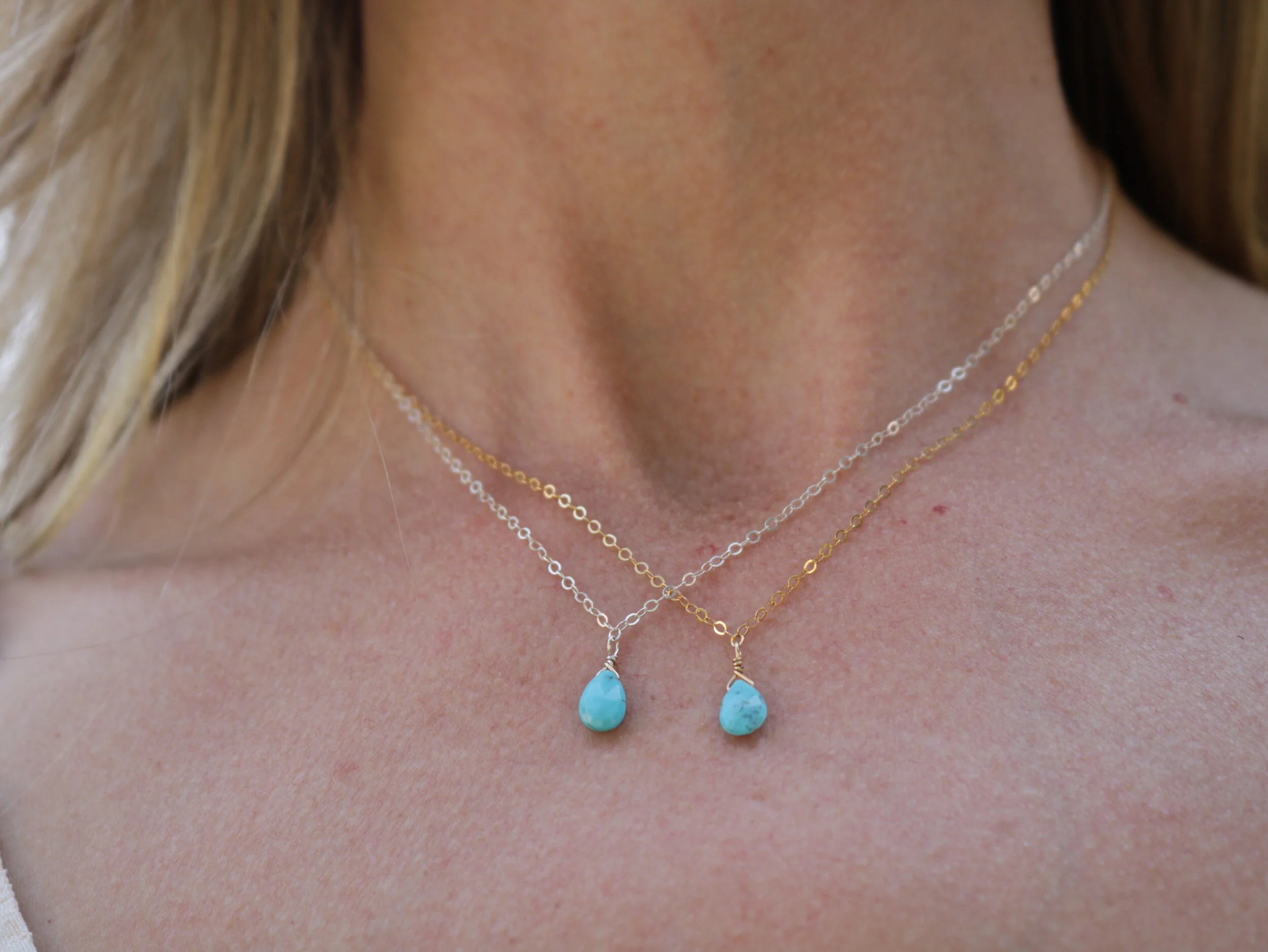TURQUOISE Turquoise is a purification stone. It dispels energy not best for wearer and can be worn to protect against outside influences or pollutants in the atmosphere. Turquoise balances and aligns all the chakras, stabilizes mood swings and instills inner calm.L 20”, 18”, 16”, 14”