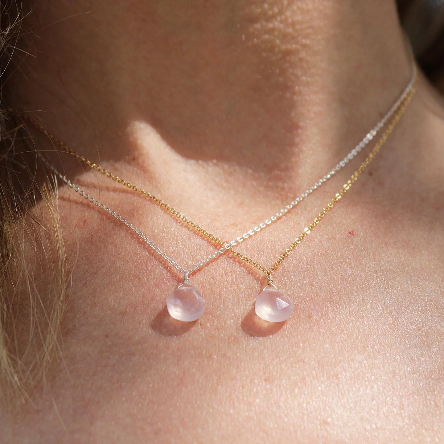 ROSE QUARTZ The stone of universal love. Holds within it the power to restore trust and harmony in relationship to the self and others. Purifies the heart of any stored anger or resentment. Fosters empathy, reconciliation and forgiveness.L 20”, 18”, 16”, 14”