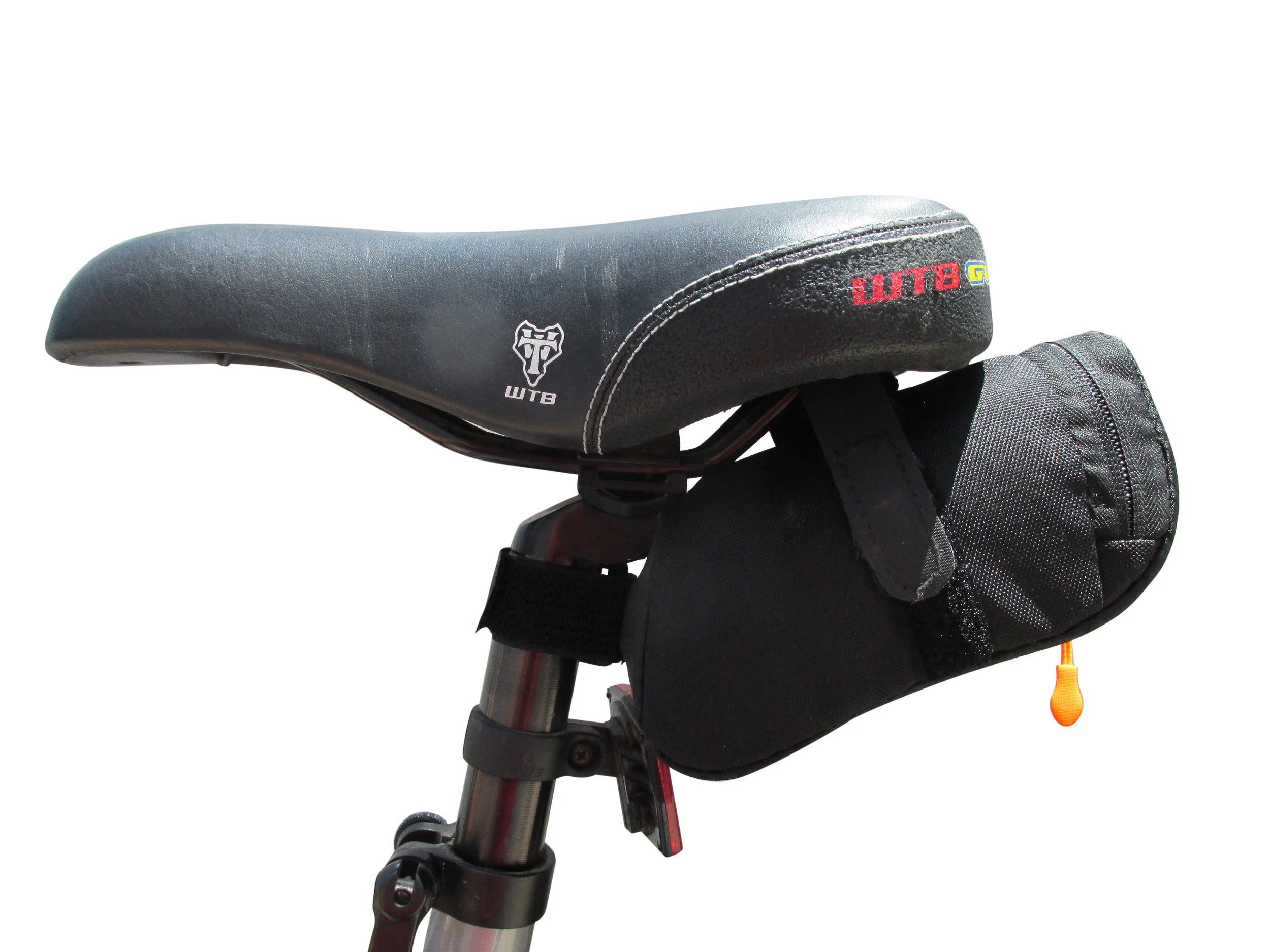 bikepacker_on_bikeseat.jpg