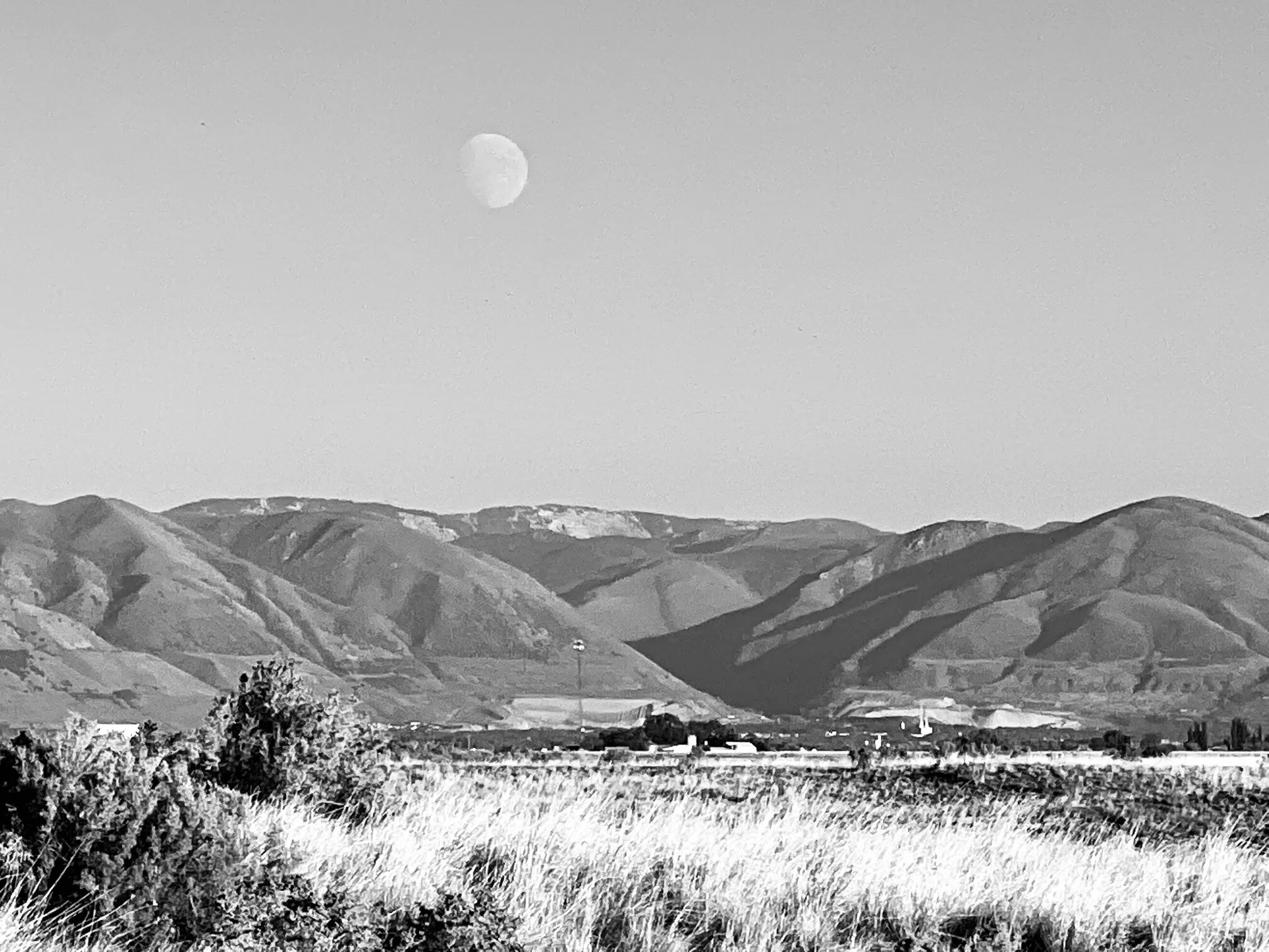  Moon over Utah 