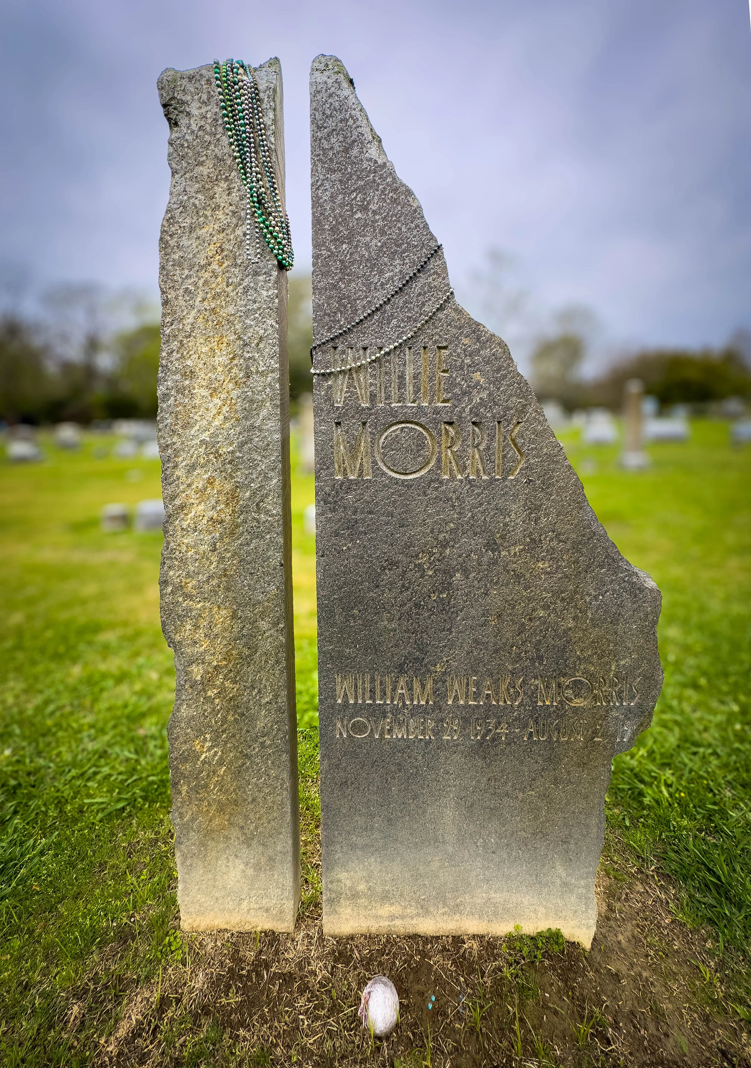  Willie Morris' grave.  Yazoo City 2024 