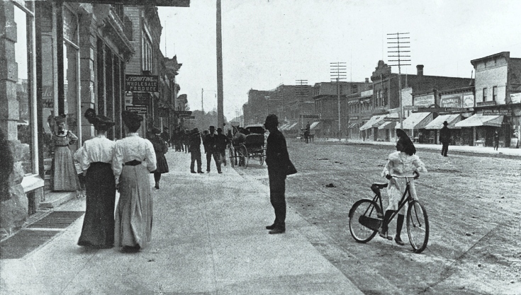 Jasper_avenue_Edmonton_1910.jpg