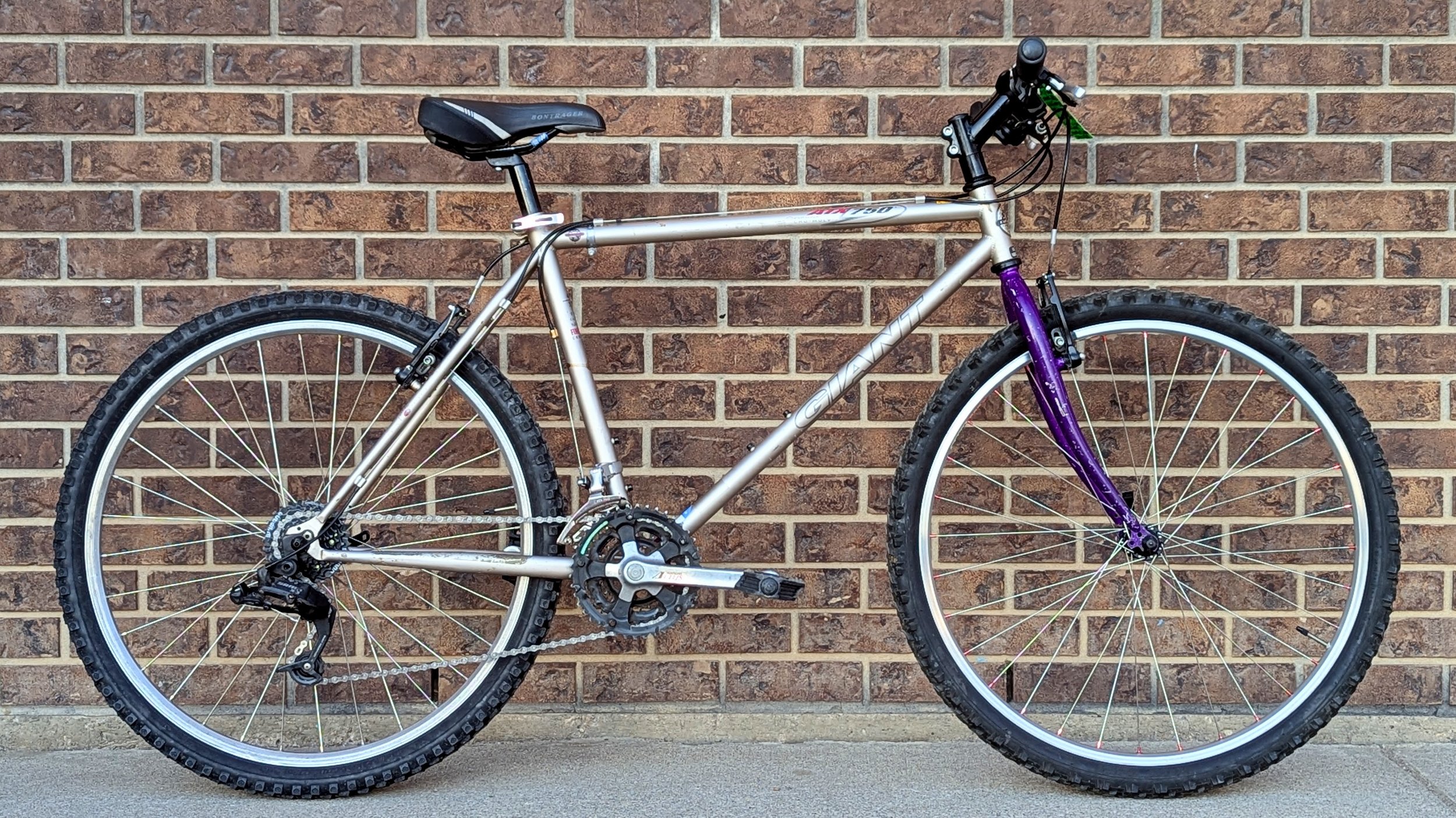 Giant ATX 750