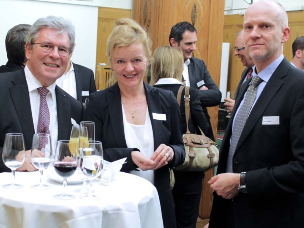 Dr. Robert Buff (links), Carina Albin (Mitte) und Martin Modde (rechts) am CGZ Forum "Internet of Things"