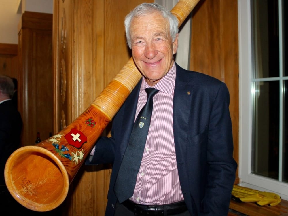 Dr. Hans Peter Danuser von Platen mit seinem Alphorn am CGZ Forum "Die Schweiz verkaufen"