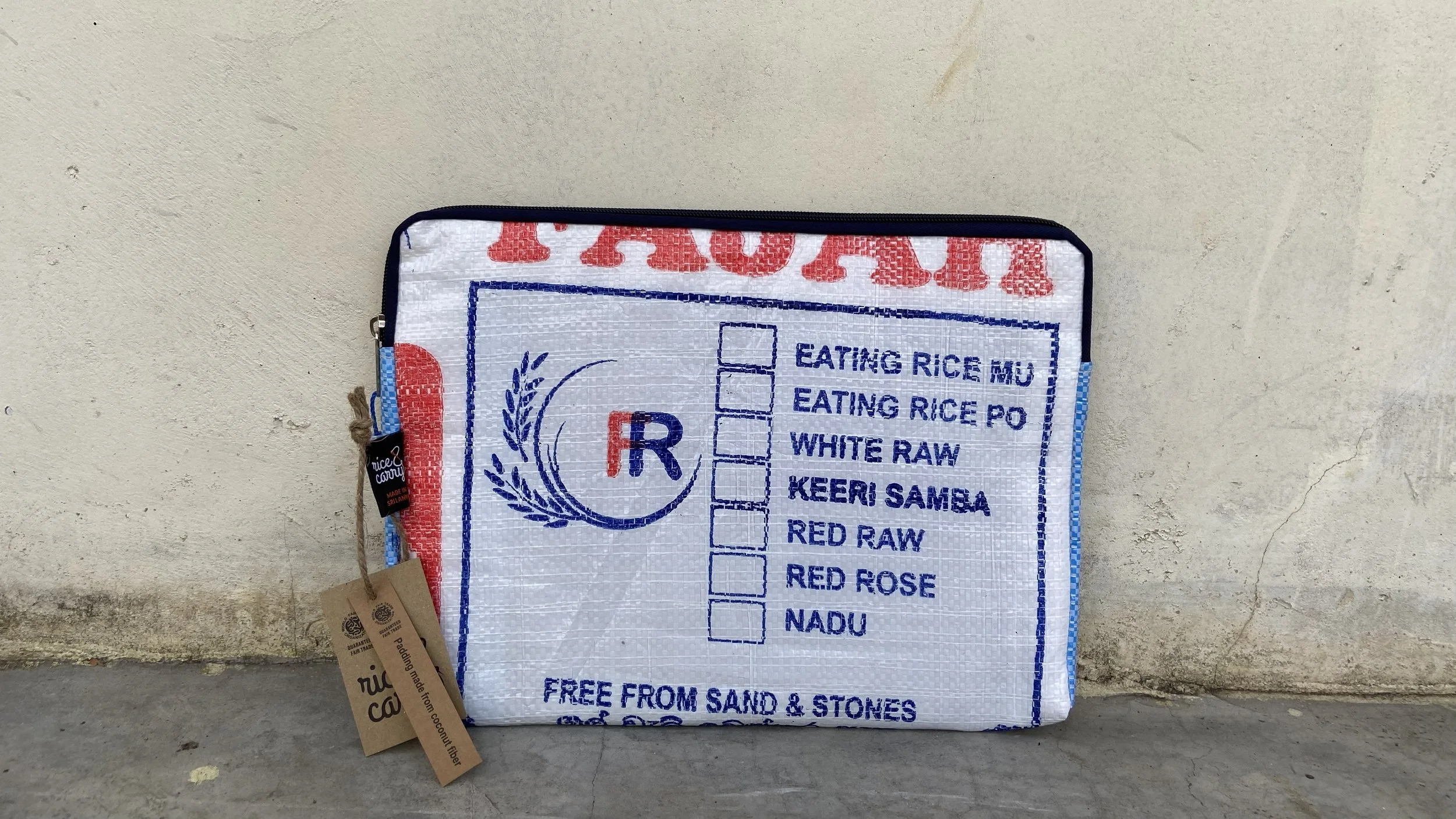 Laptop Sleeve 13 inch white.jpeg