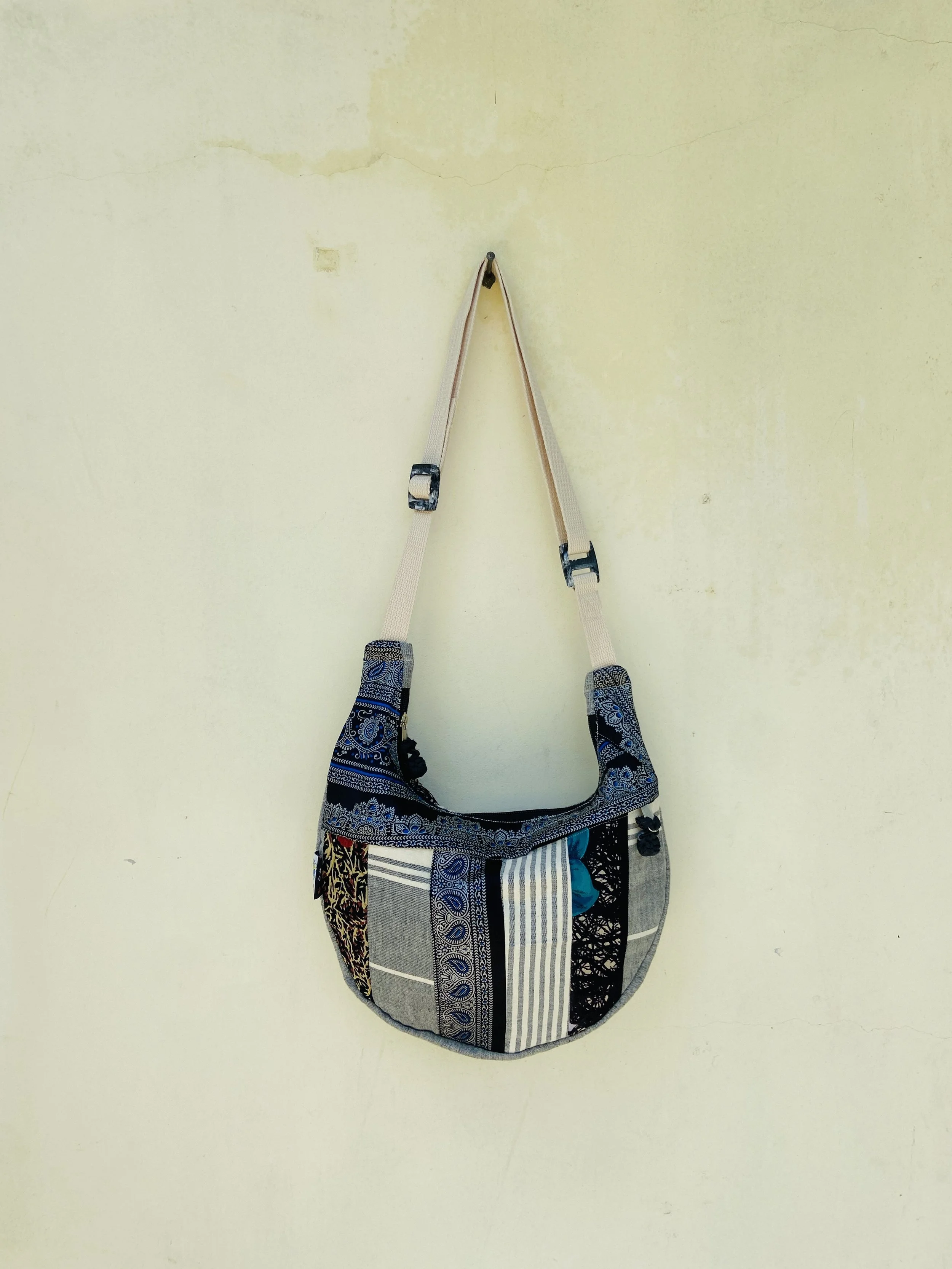SARI PATCHWORK MOON BAG