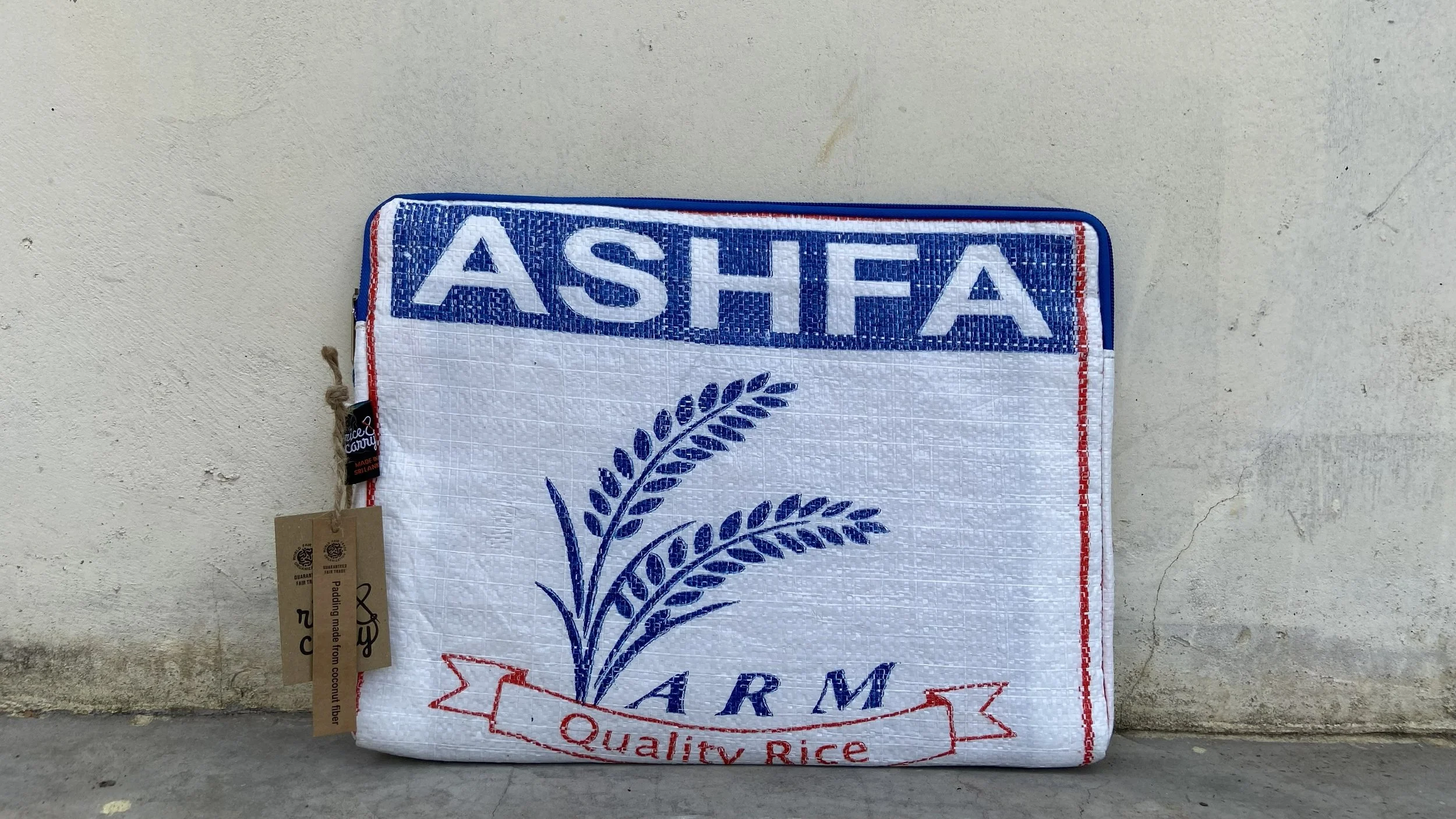 Laptop 15 inch white.jpeg