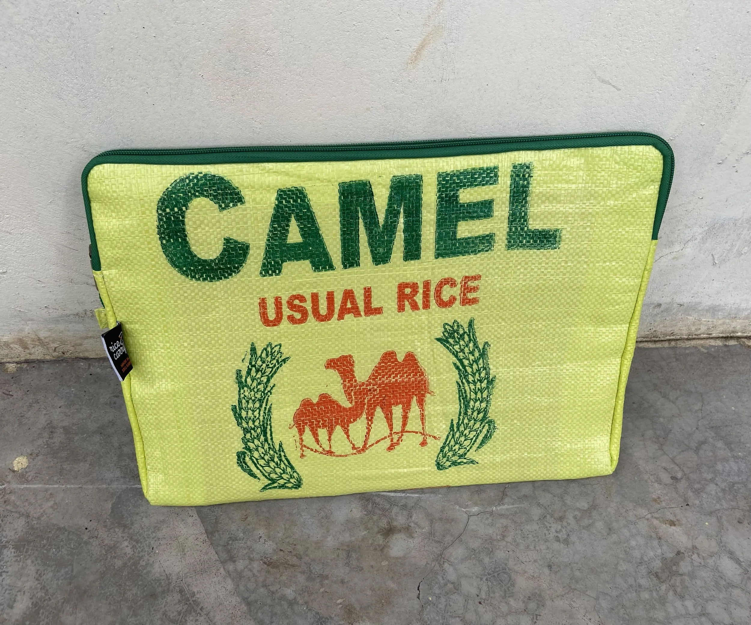 Laptop 15 lime camel.jpeg