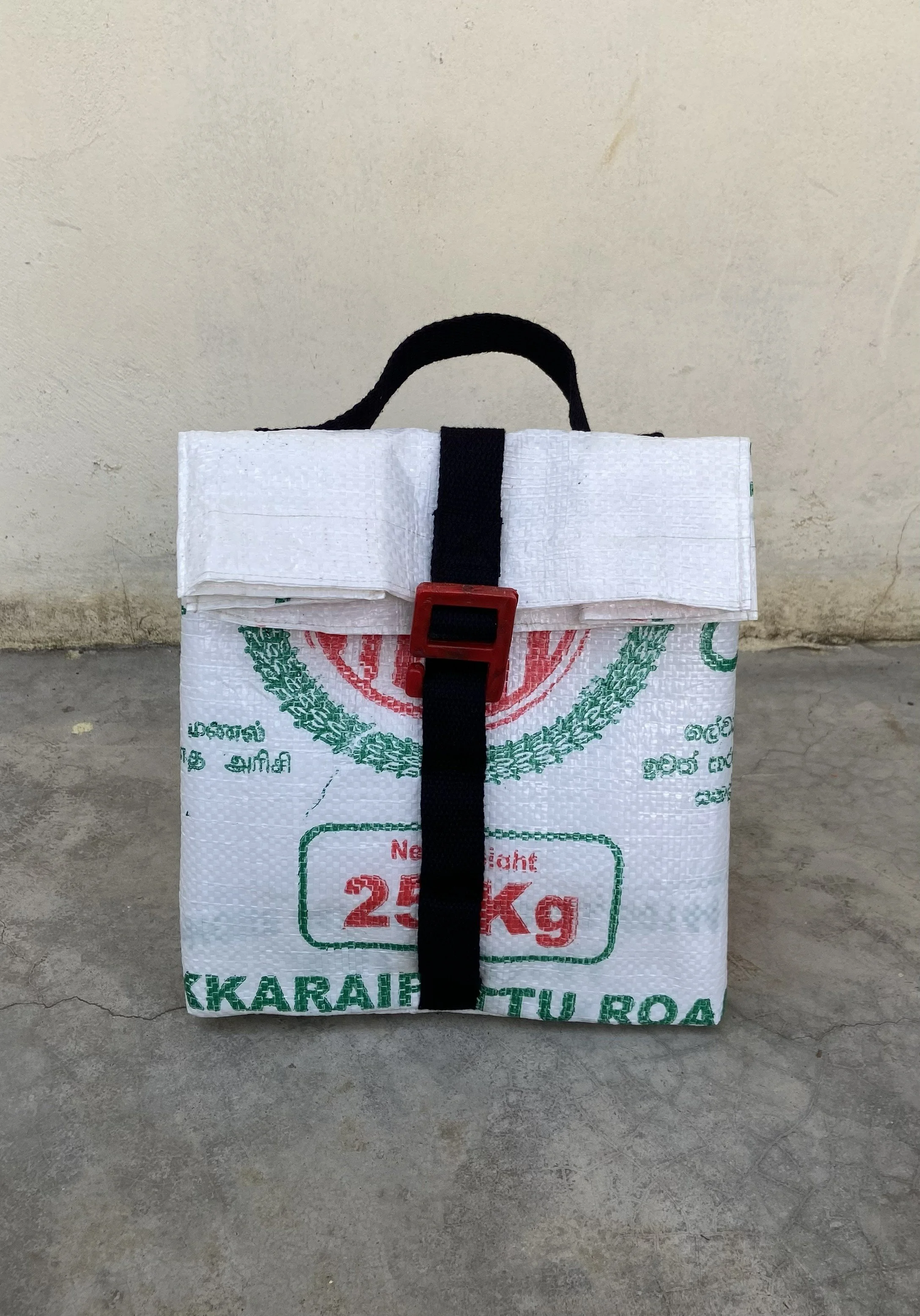 Lunch Bag G Buckle white red print.jpeg