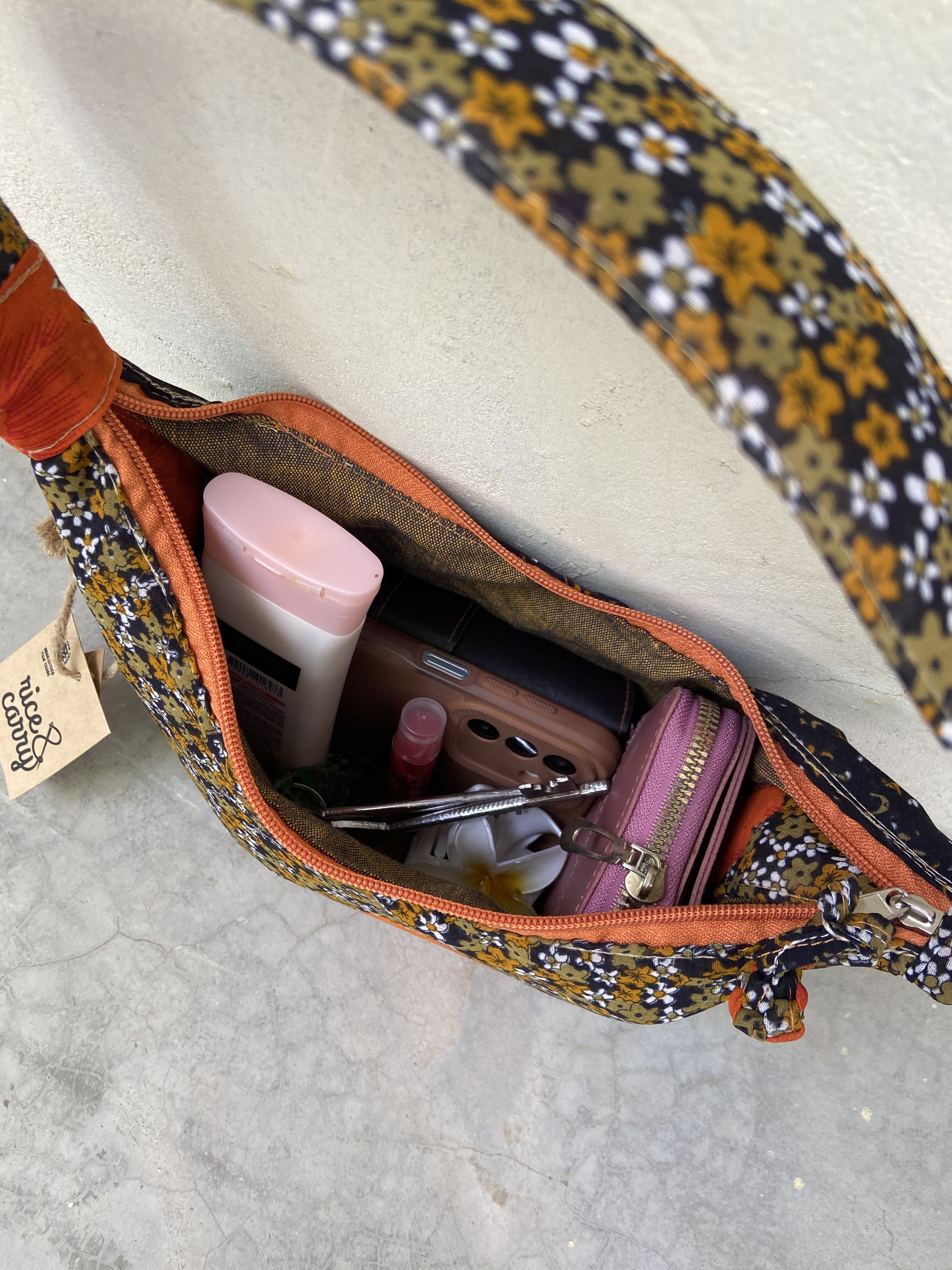 Sari Handbag inside 2.JPG