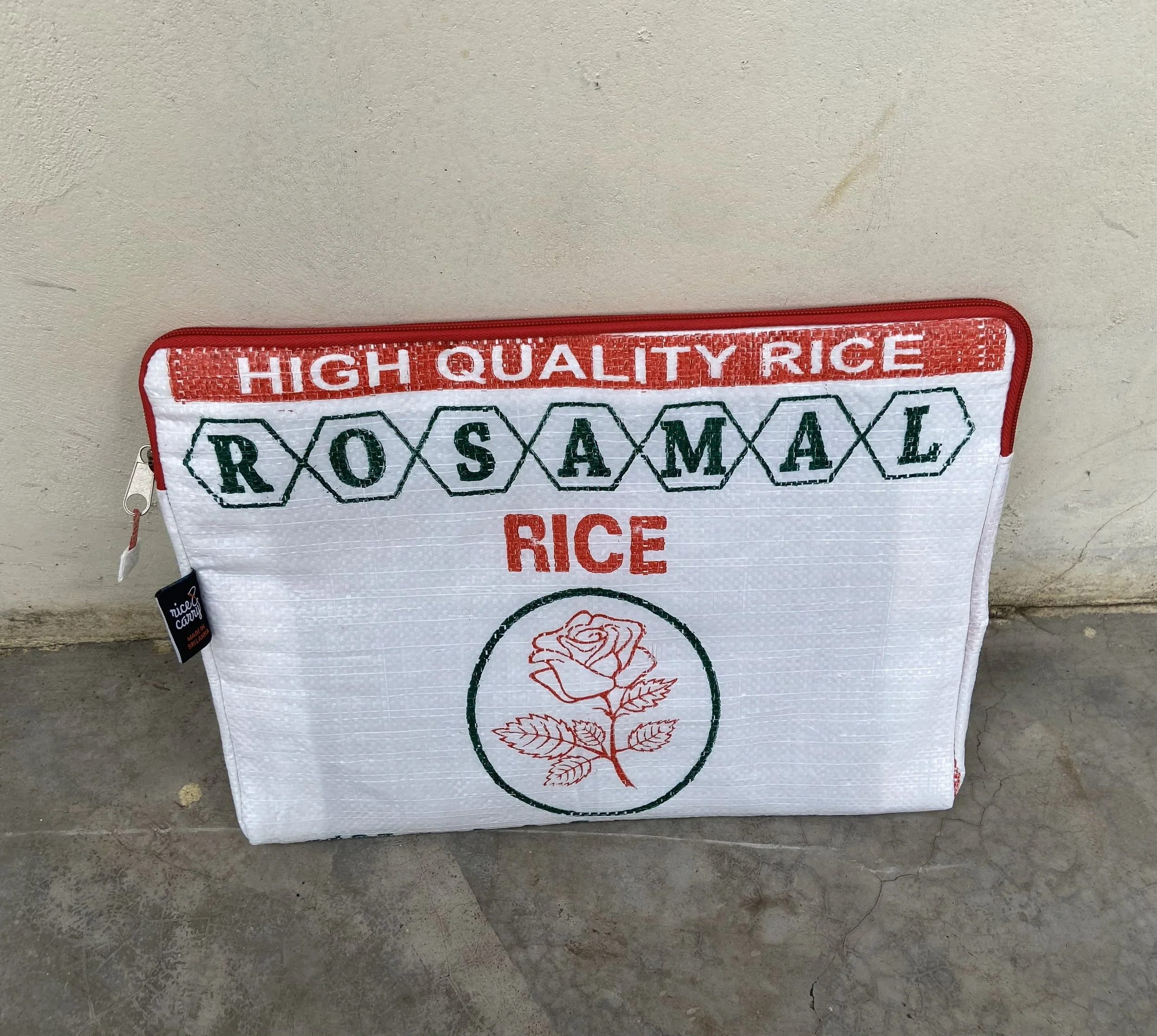 Laptop 15 white rose.jpeg